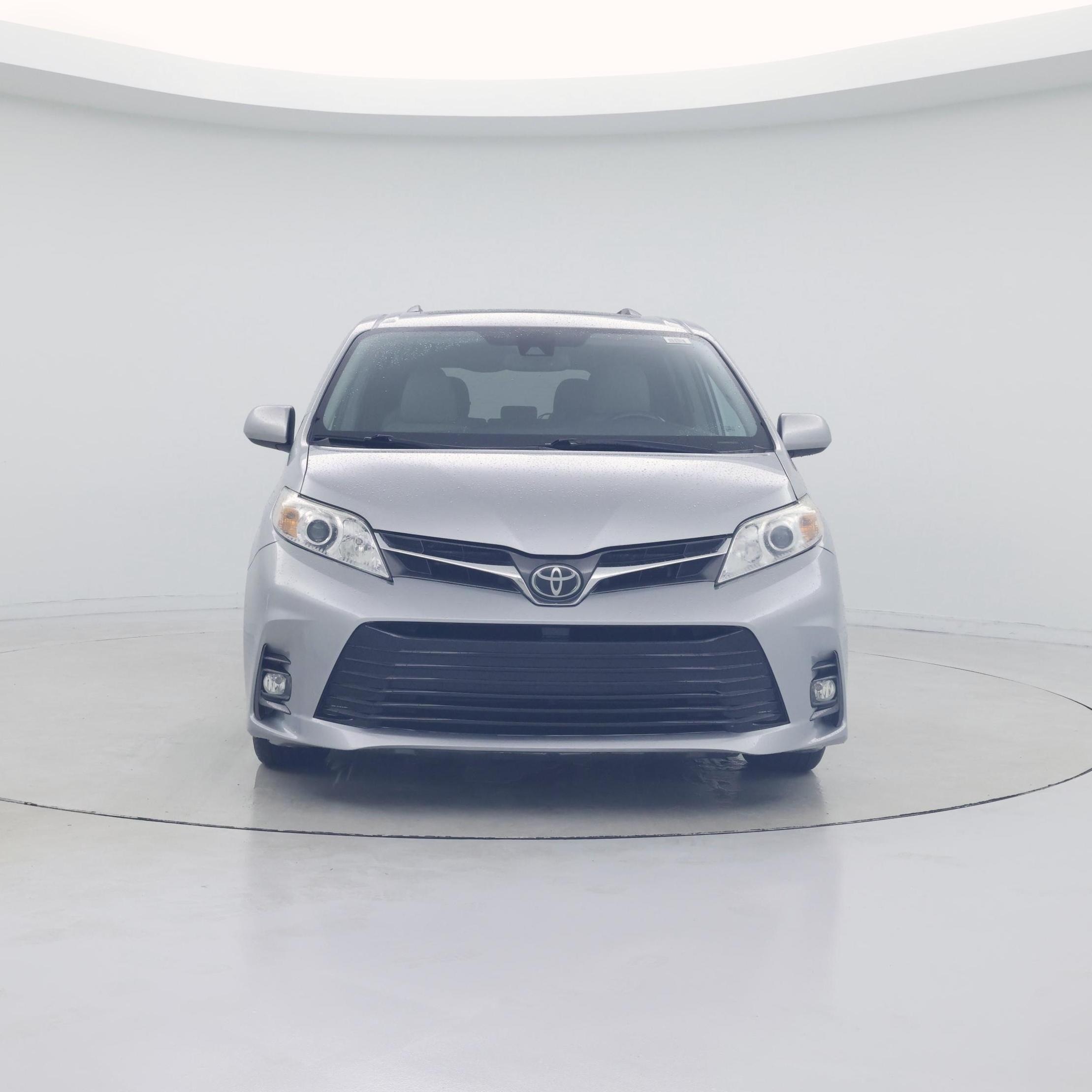 Thumbnail: 2019 Toyota Sienna - 5