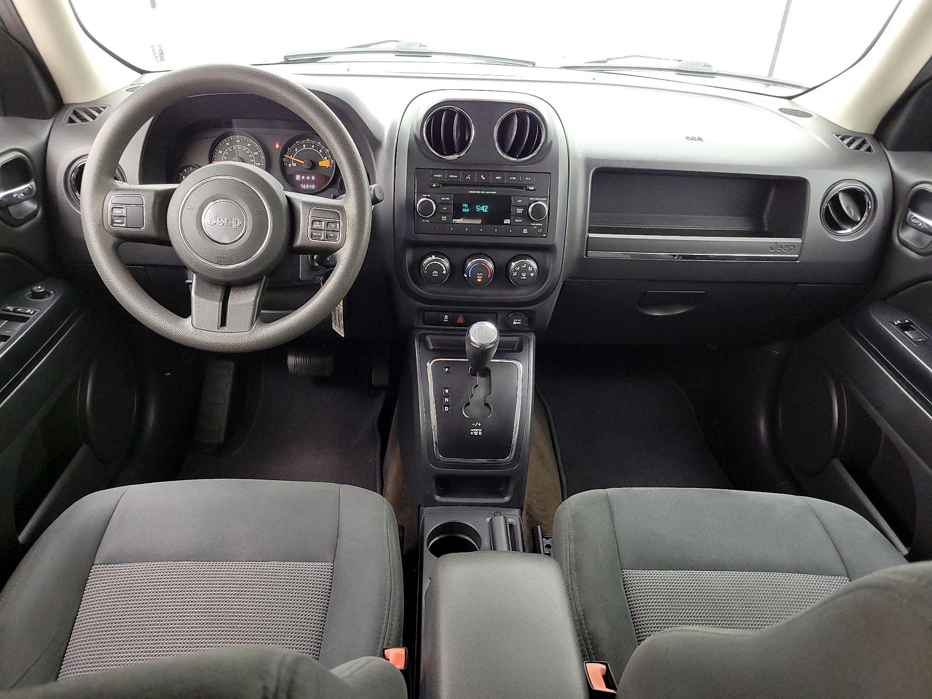 Thumbnail: 2015 Jeep Patriot - 9