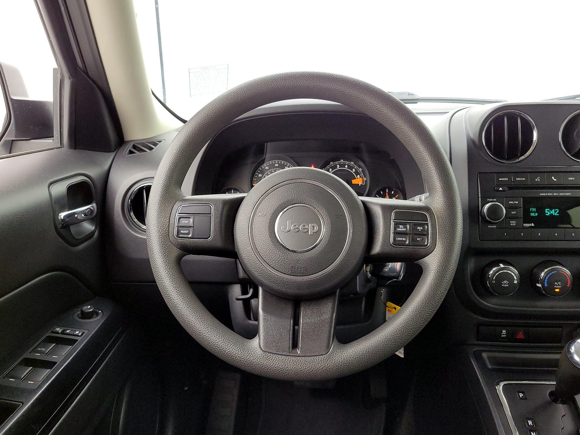 Thumbnail: 2015 Jeep Patriot - 10