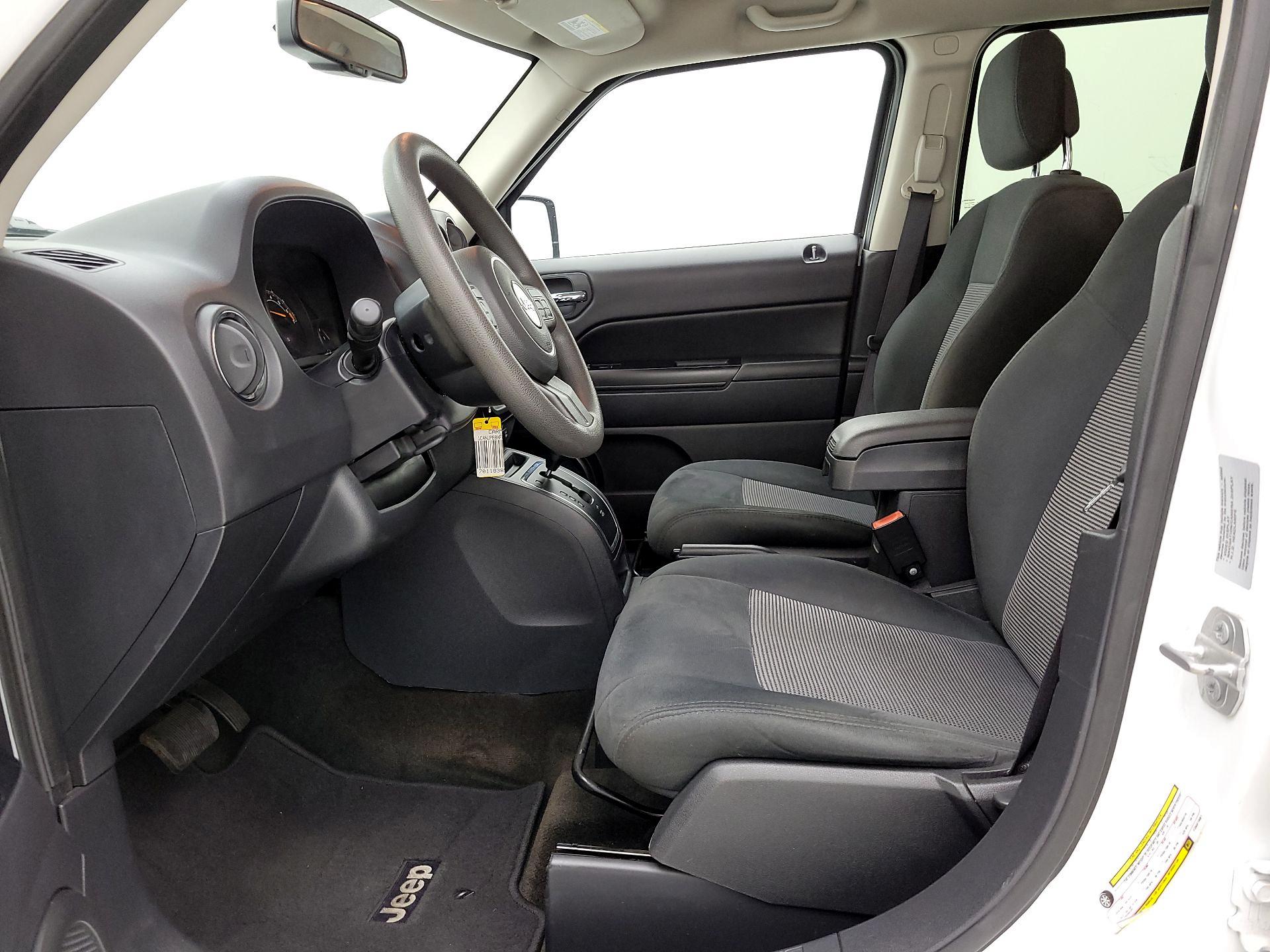 Thumbnail: 2015 Jeep Patriot - 11