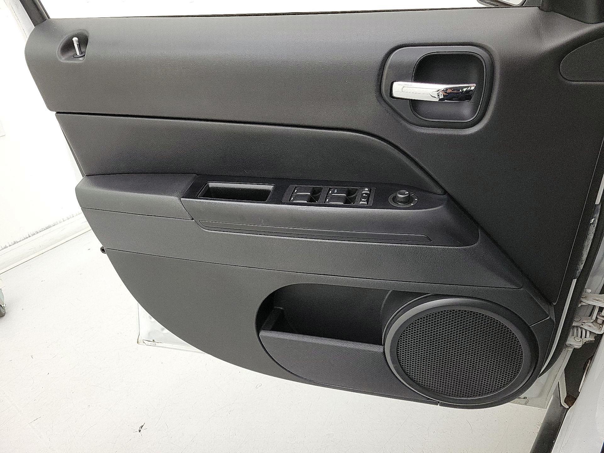 Thumbnail: 2015 Jeep Patriot - 12
