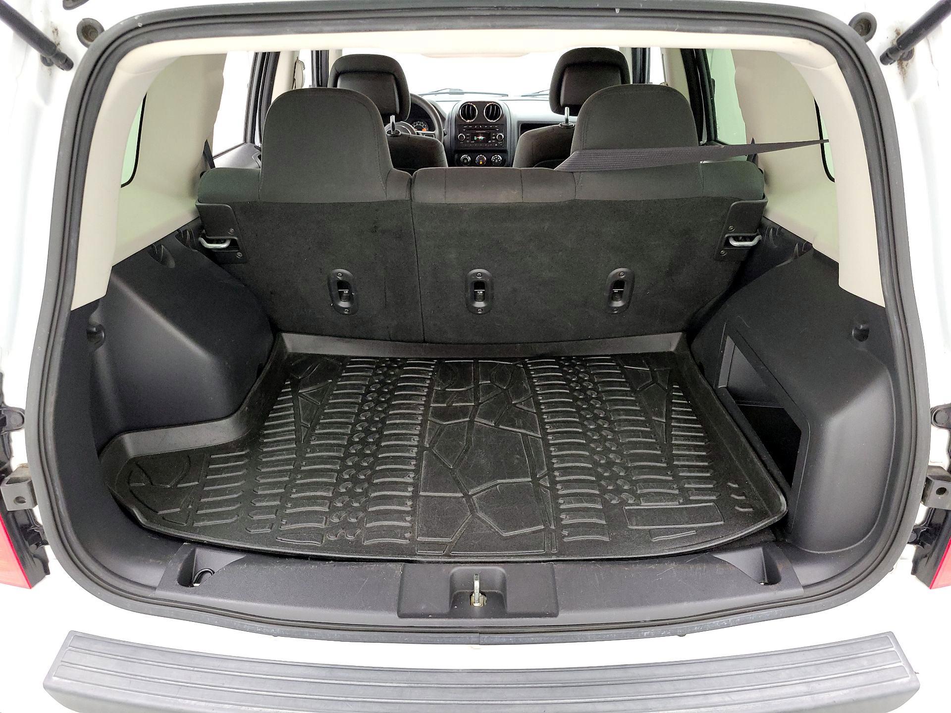 Thumbnail: 2015 Jeep Patriot - 18