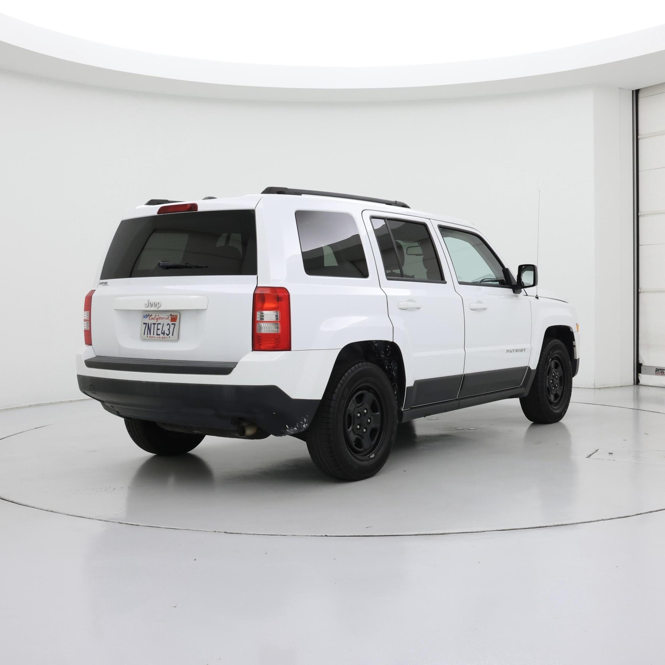 Thumbnail: 2015 Jeep Patriot - 8