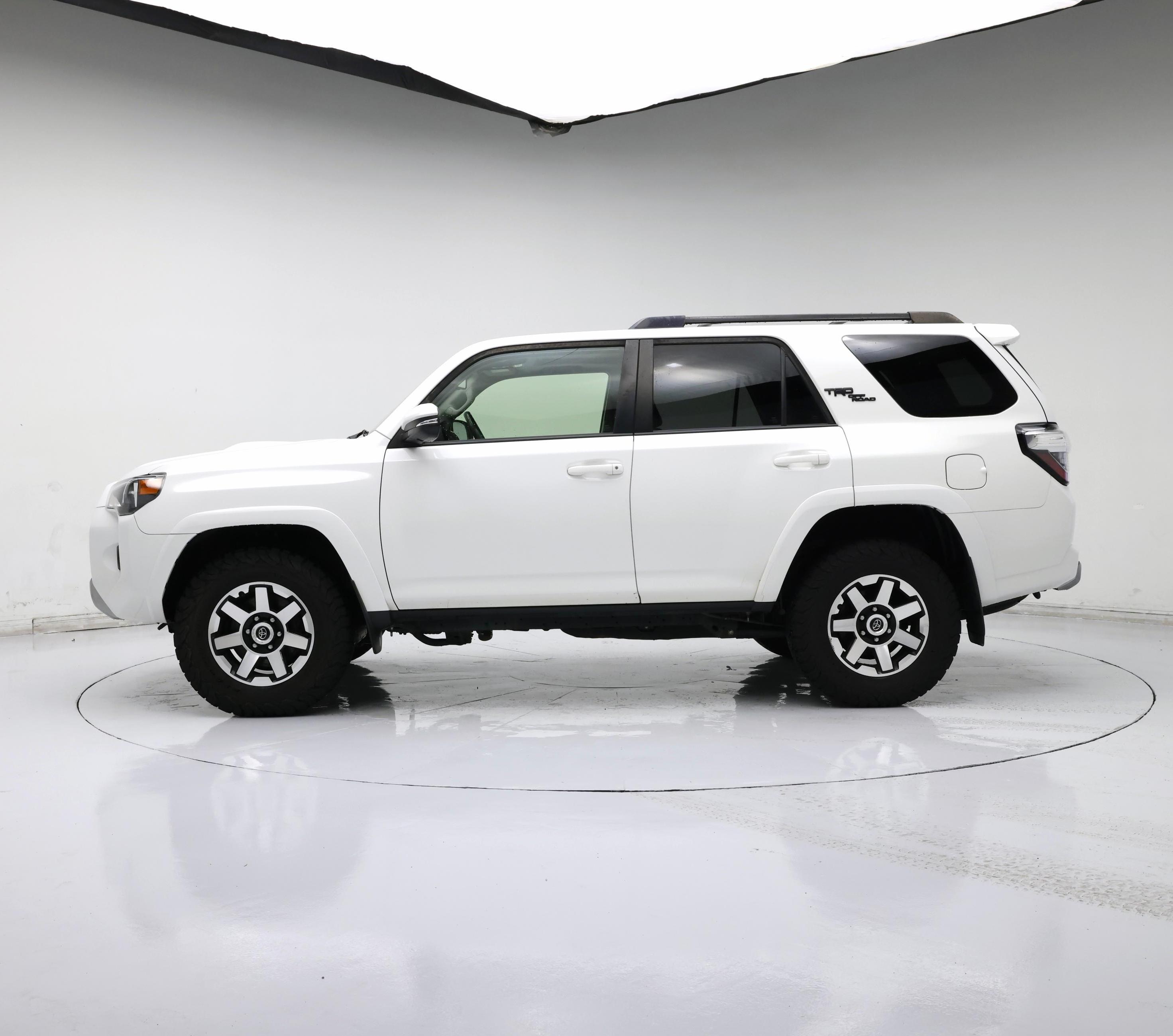 Thumbnail: 2020 Toyota 4Runner - 3