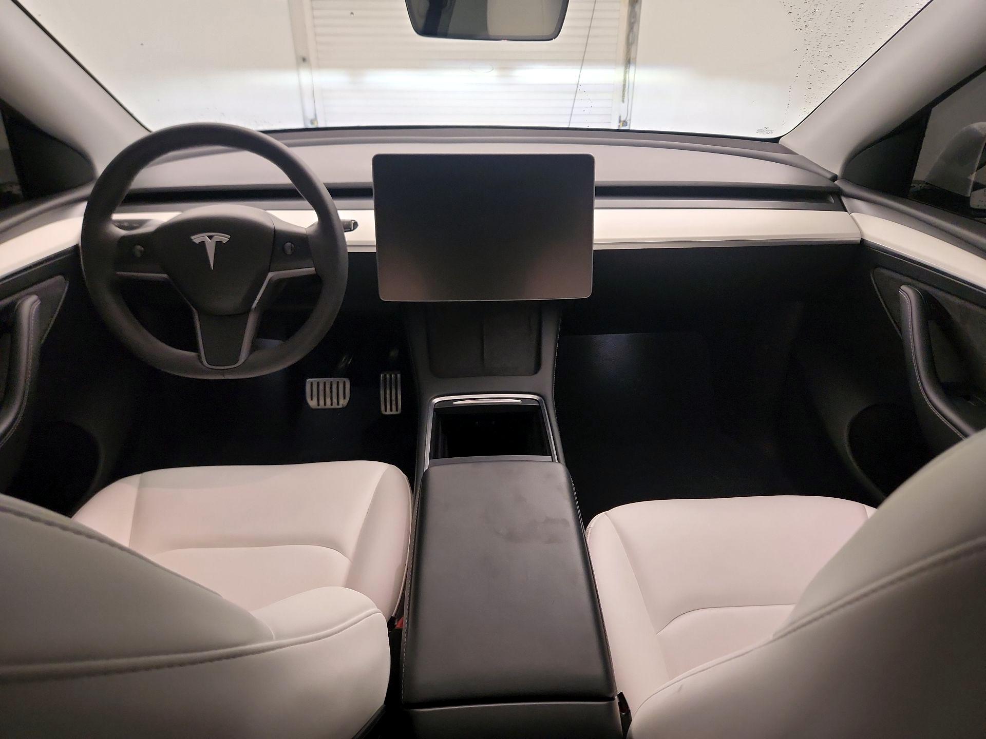 Thumbnail: 2023 Tesla Model Y - 9