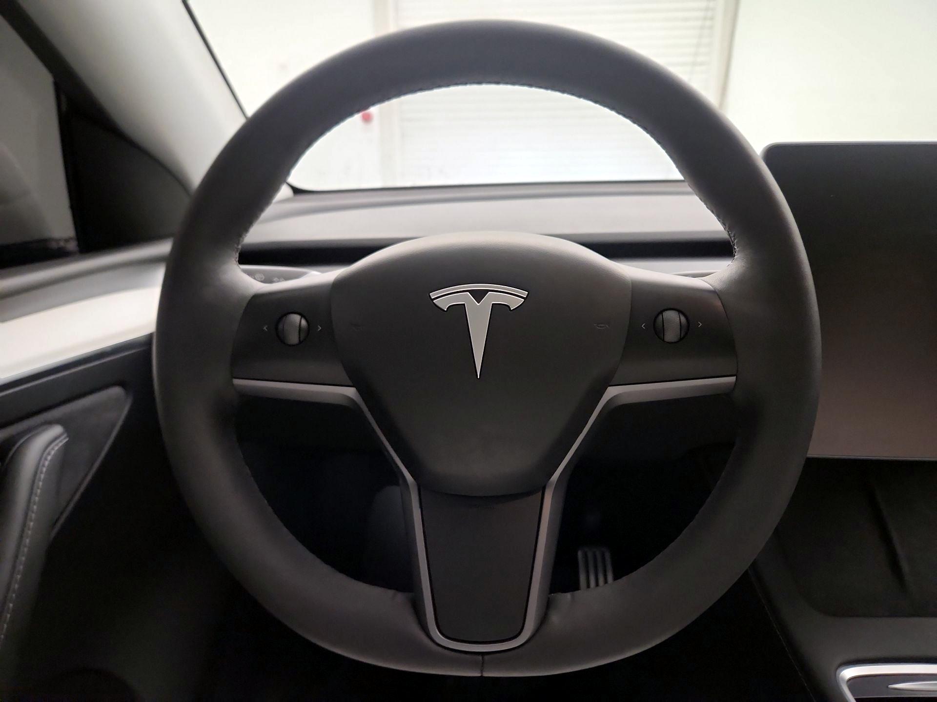 Thumbnail: 2023 Tesla Model Y - 10