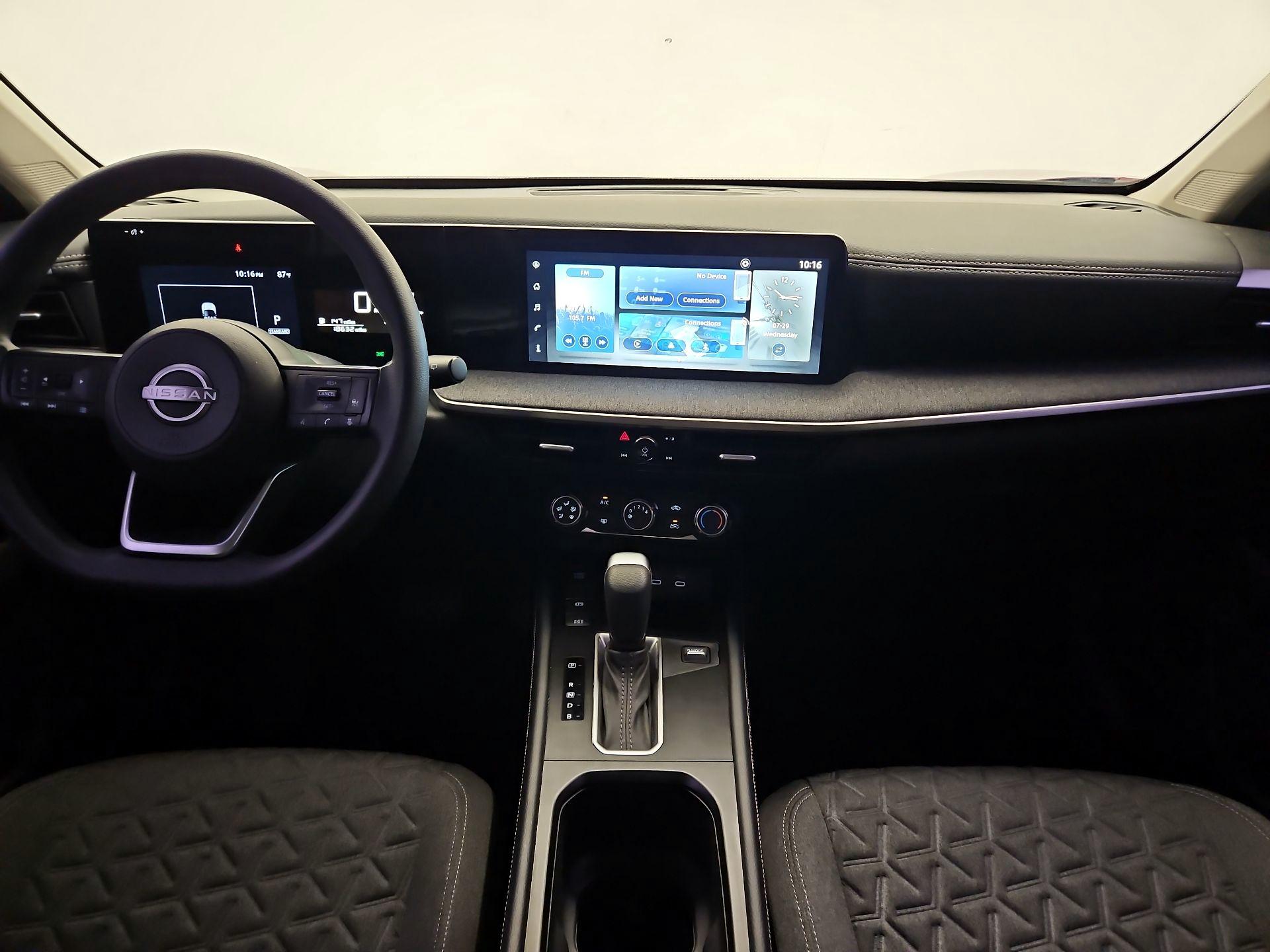 Thumbnail: 2025 Nissan Kicks - 9