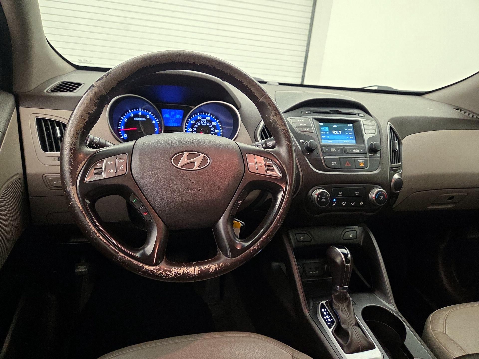 Thumbnail: 2015 Hyundai Tucson - 10