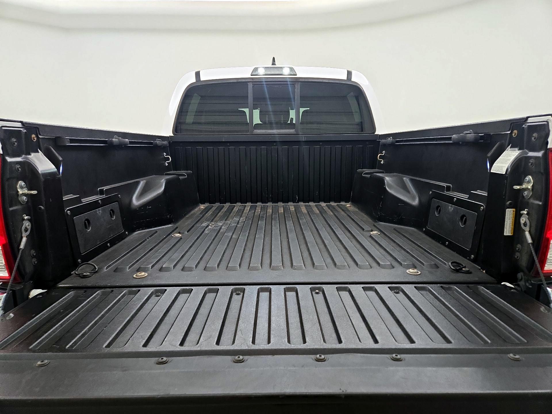 Thumbnail: 2017 Toyota Tacoma - 20