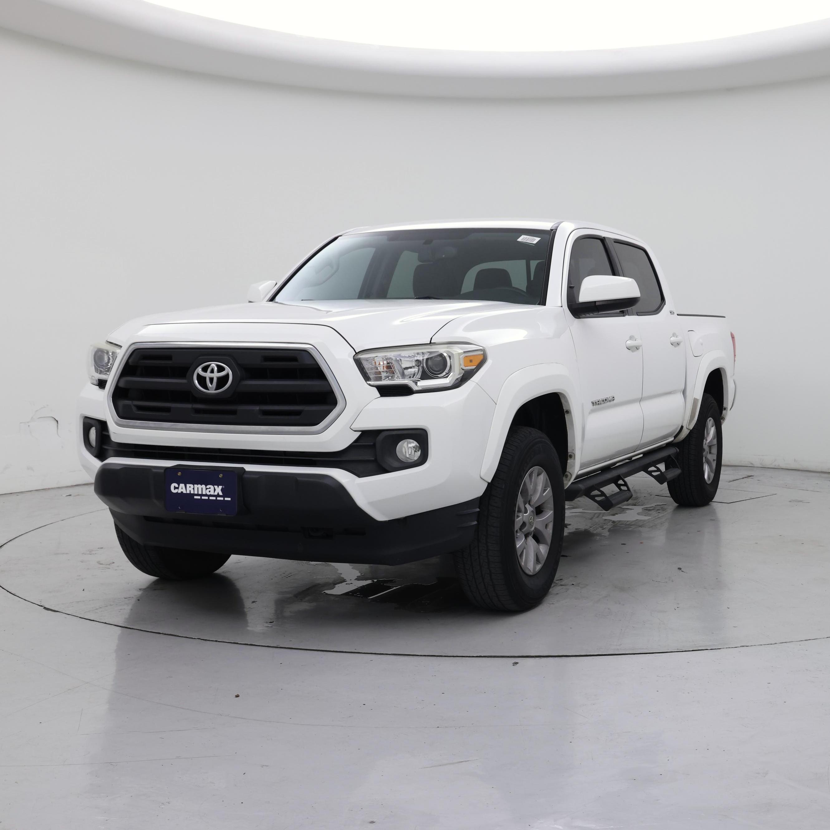 Thumbnail: 2017 Toyota Tacoma - 4