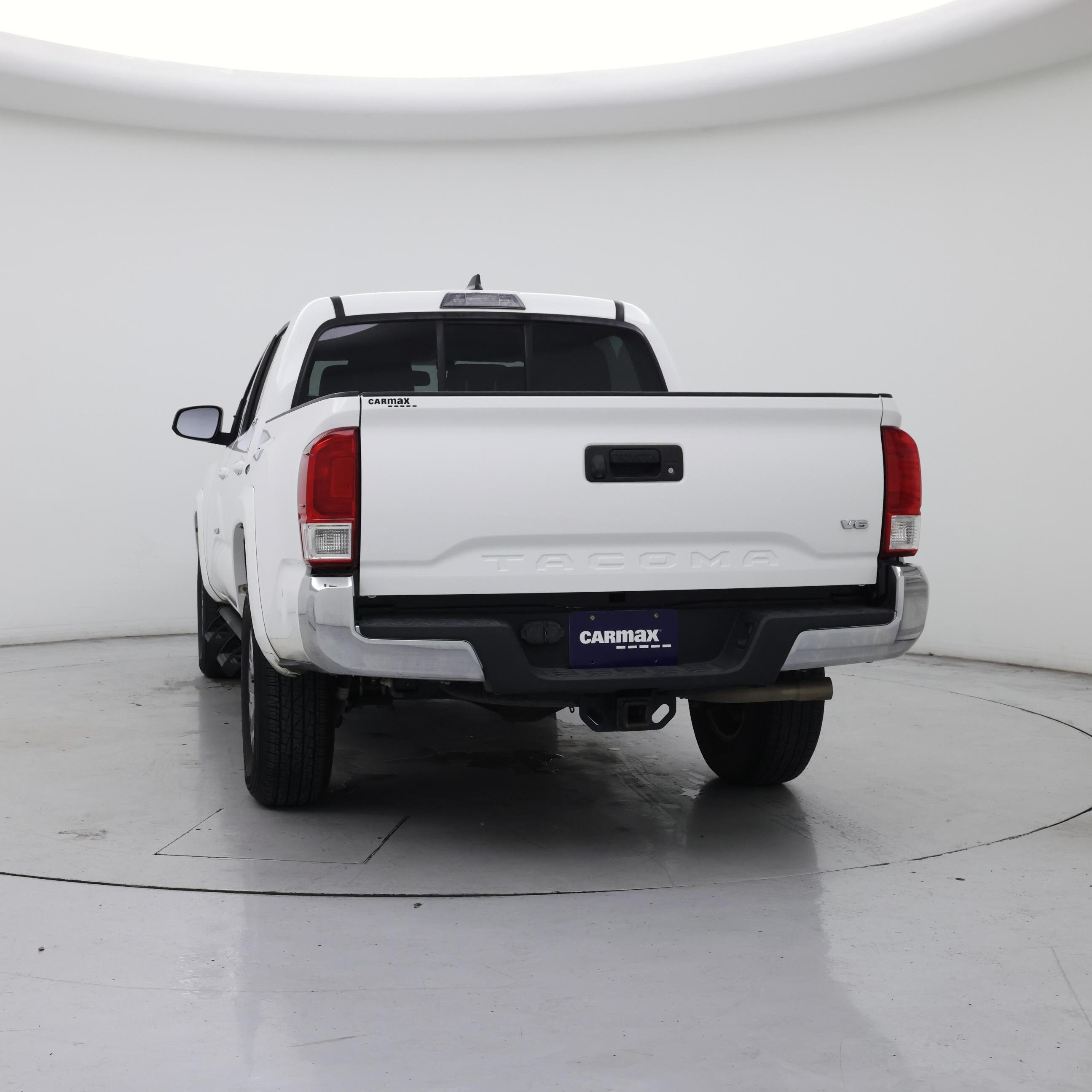 Thumbnail: 2017 Toyota Tacoma - 6
