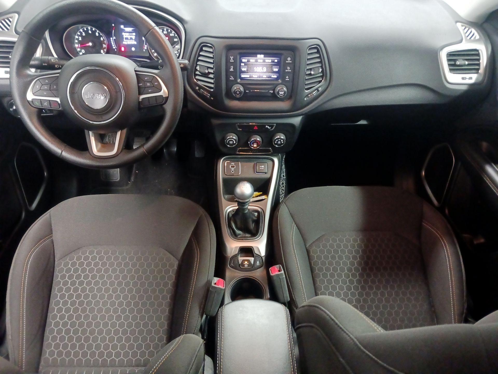 Thumbnail: 2017 Jeep Compass - 9