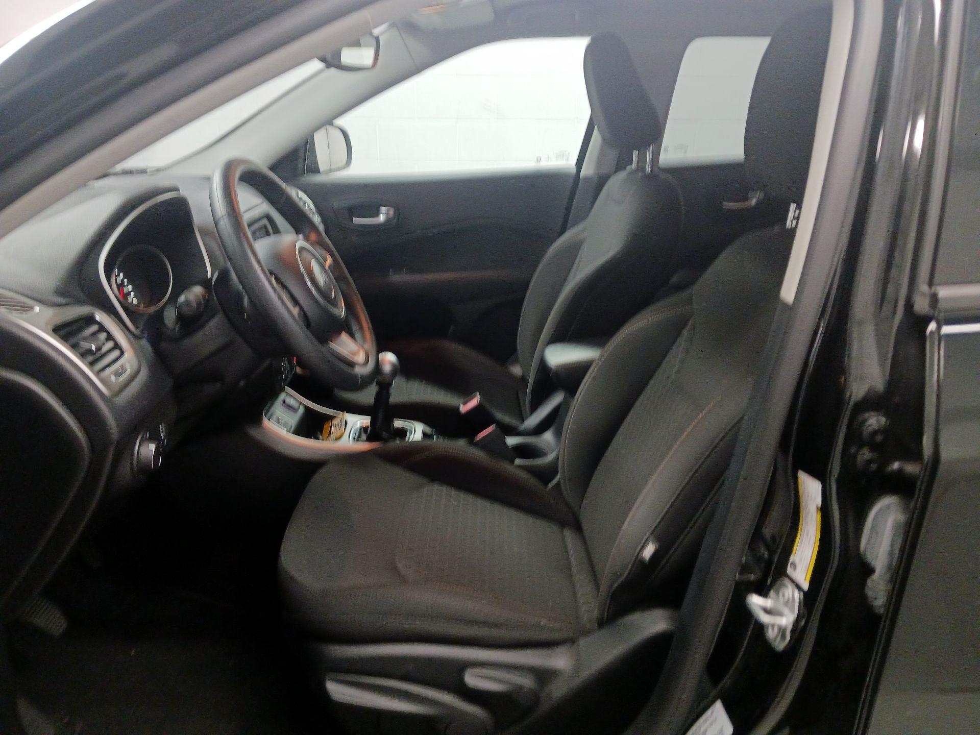 Thumbnail: 2017 Jeep Compass - 11