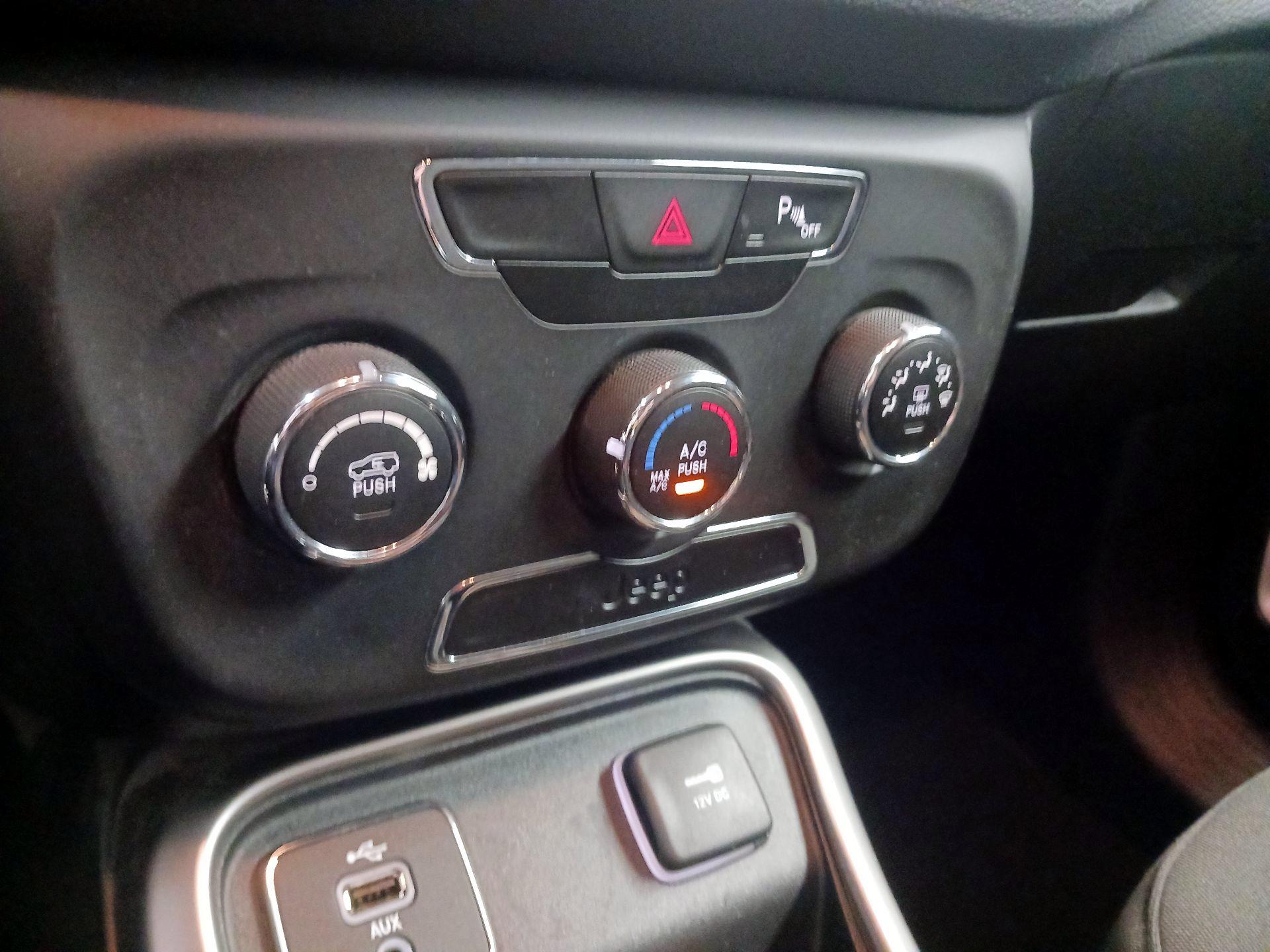 Thumbnail: 2017 Jeep Compass - 14