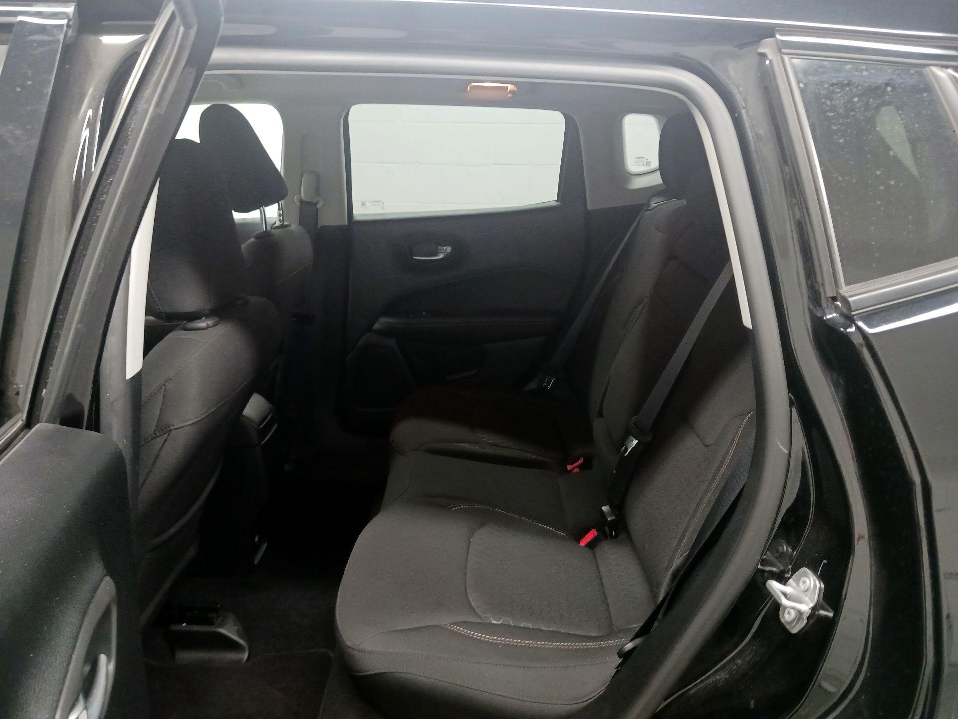 Thumbnail: 2017 Jeep Compass - 16