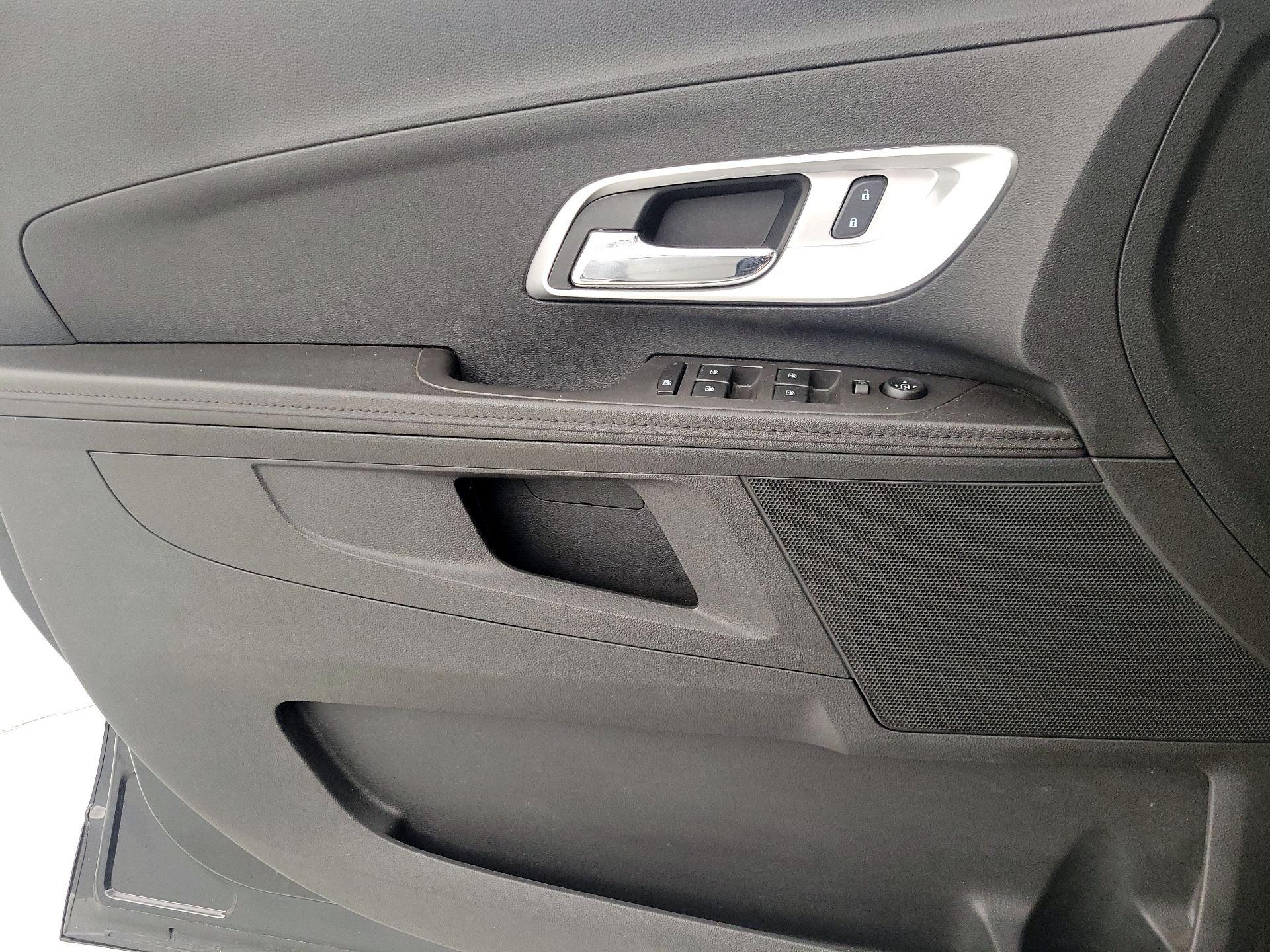 Thumbnail: 2016 Chevrolet Equinox - 12