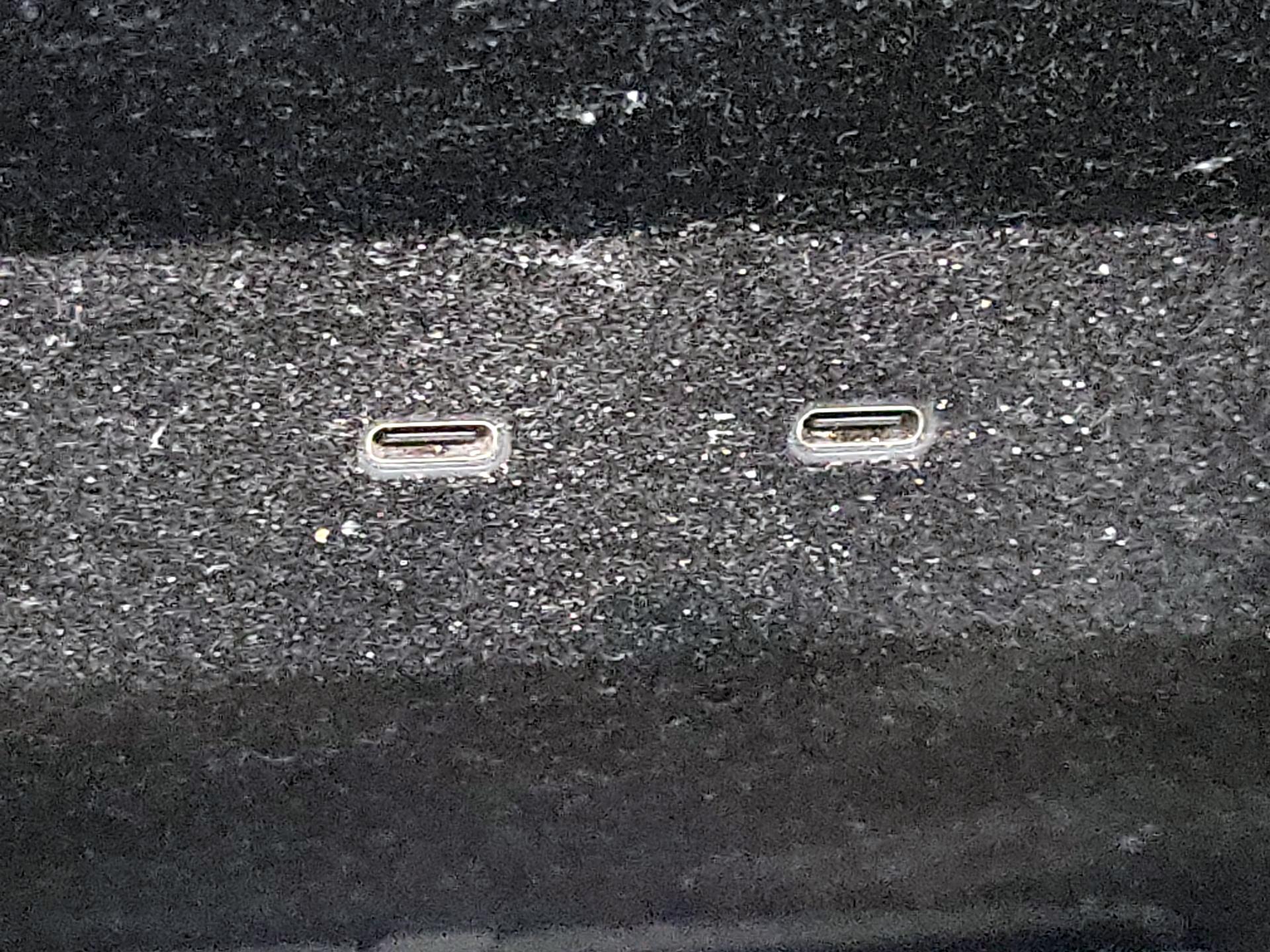 Thumbnail: 2023 Rivian R1T - 18