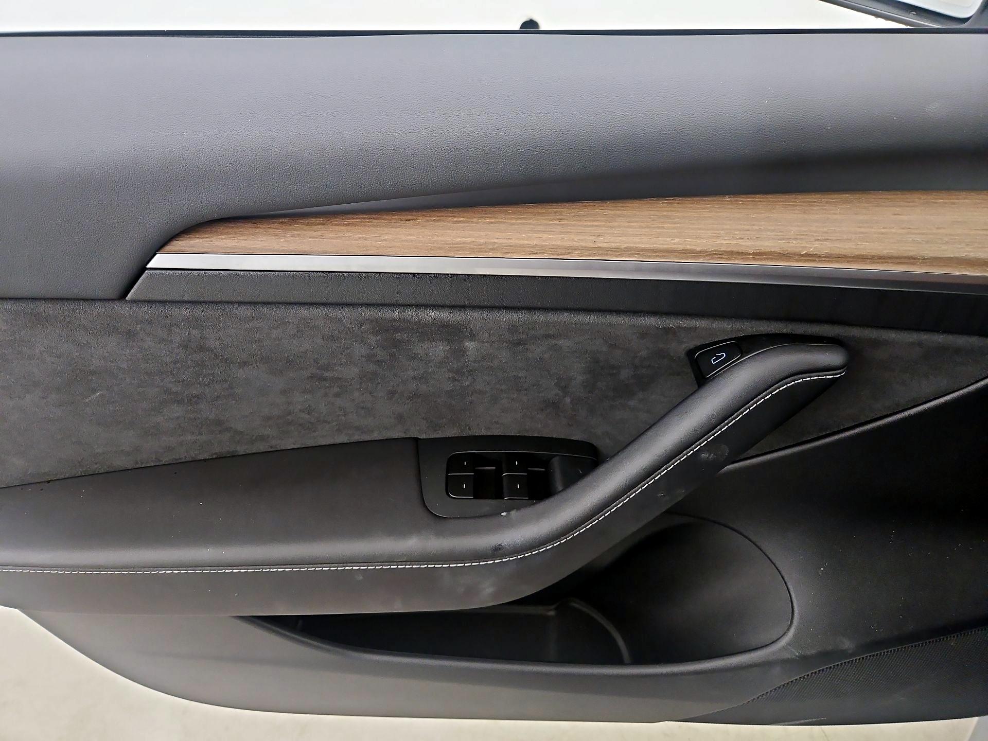 Thumbnail: 2023 Tesla Model 3 - 12