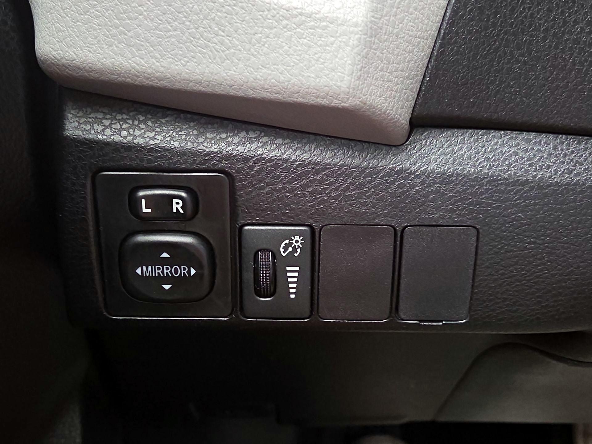 Thumbnail: 2014 Toyota Corolla - 13