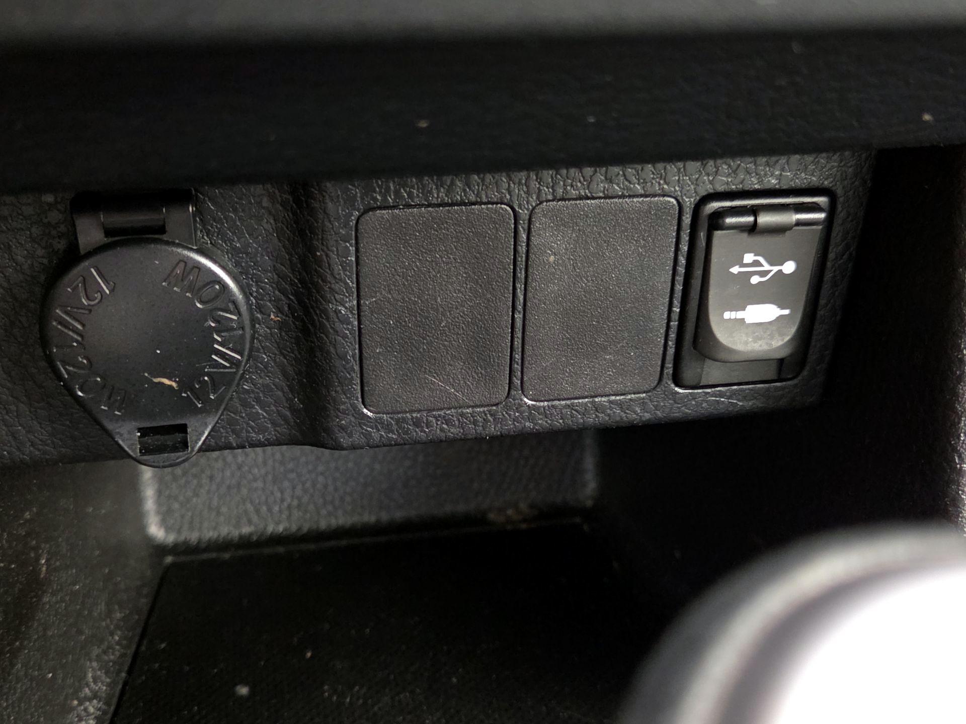 Thumbnail: 2014 Toyota Corolla - 18