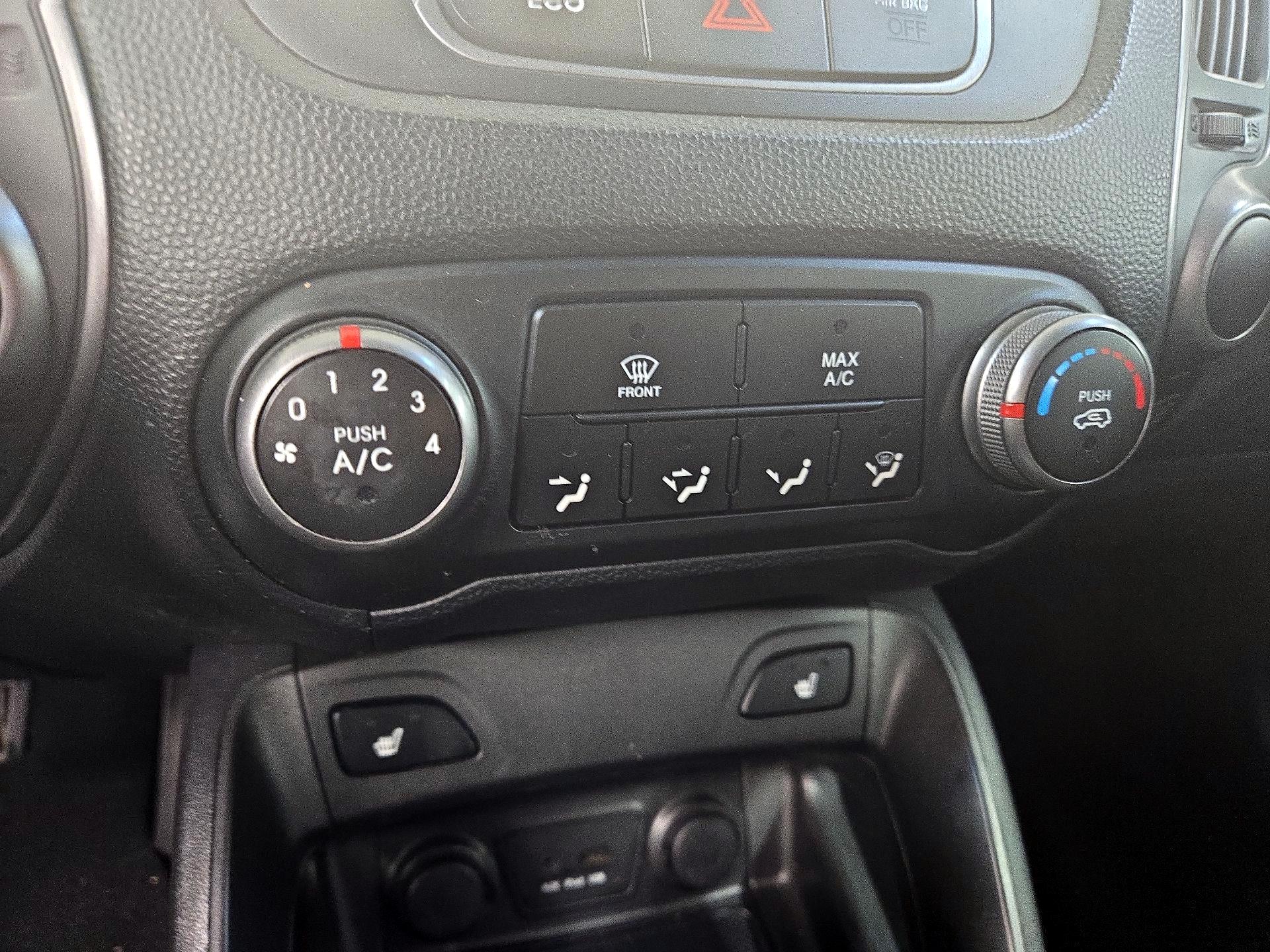 Thumbnail: 2014 Hyundai Tucson - 16