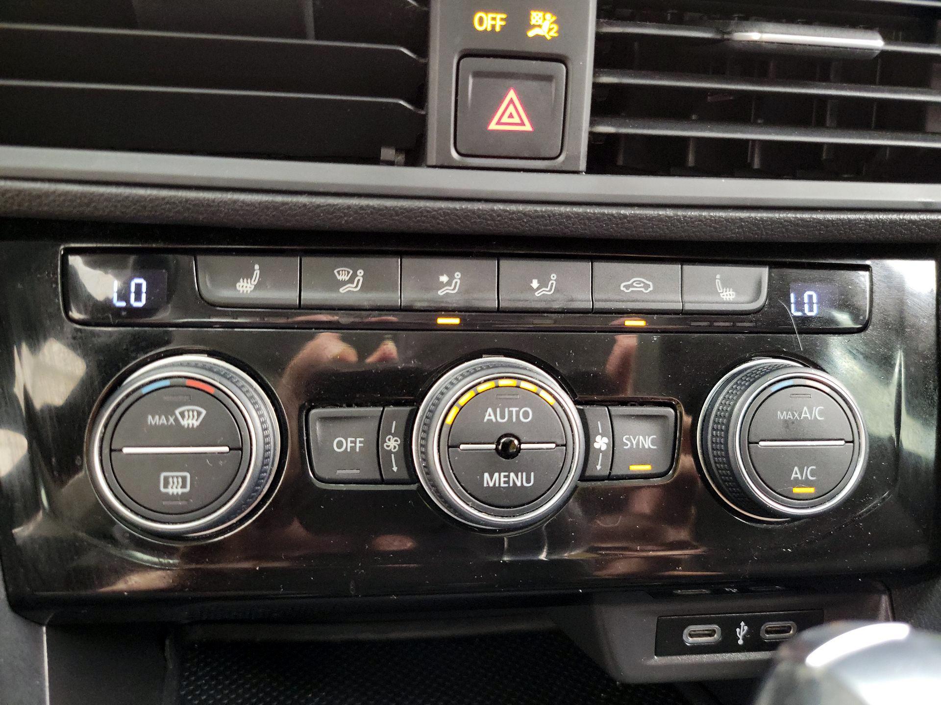 Thumbnail: 2020 Volkswagen Jetta - 16
