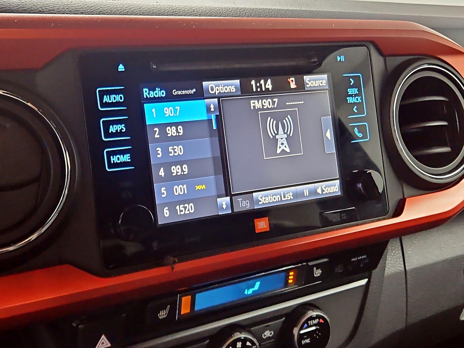 2018 Toyota Tacoma TRD Sport - Photo 17