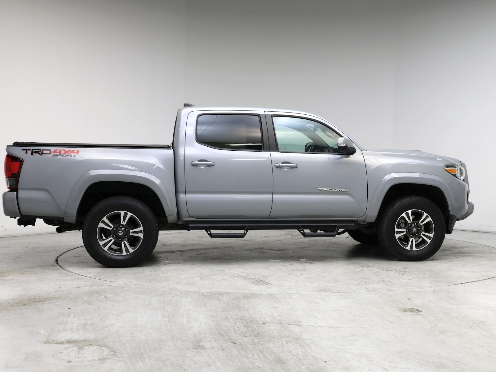 2018 Toyota Tacoma TRD Sport - Photo 8