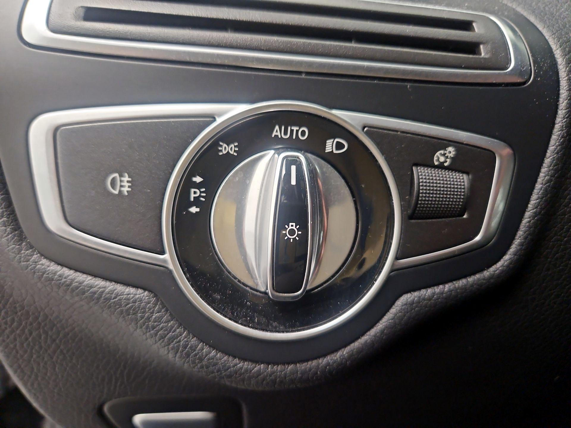 Thumbnail: 2017 Mercedes-Benz C-Class - 13