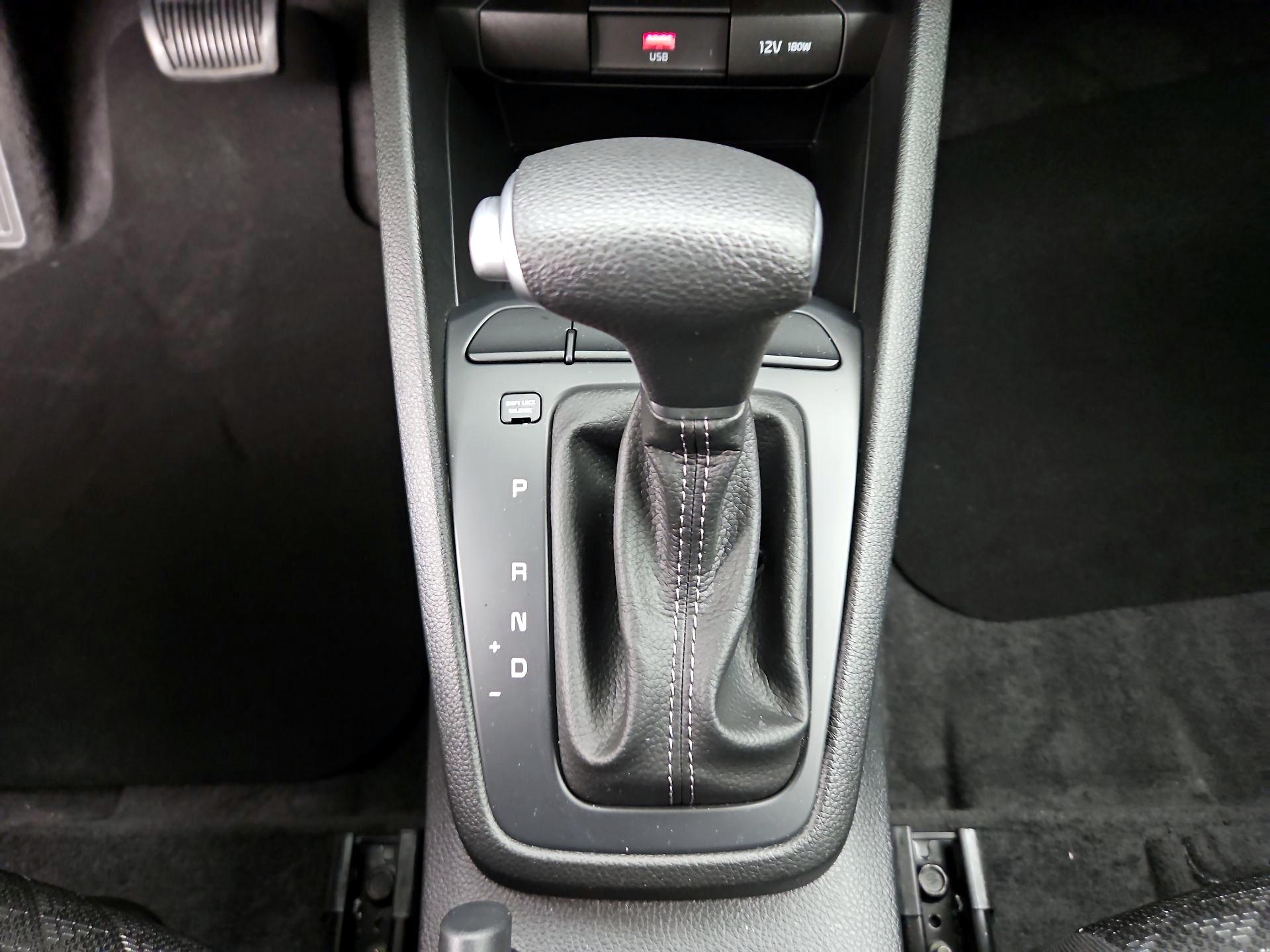 Thumbnail: 2023 Kia Rio - 17