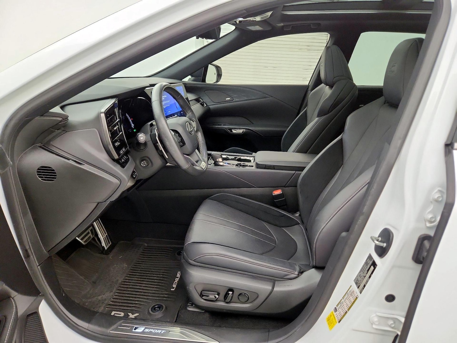 2024 Lexus RX Hybrid 500h - Photo 12
