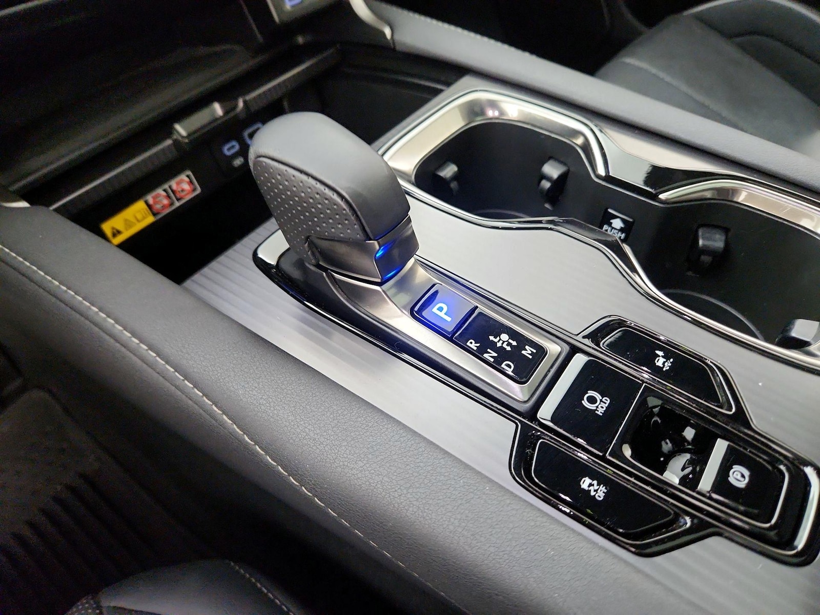 2024 Lexus RX Hybrid 500h - Photo 19