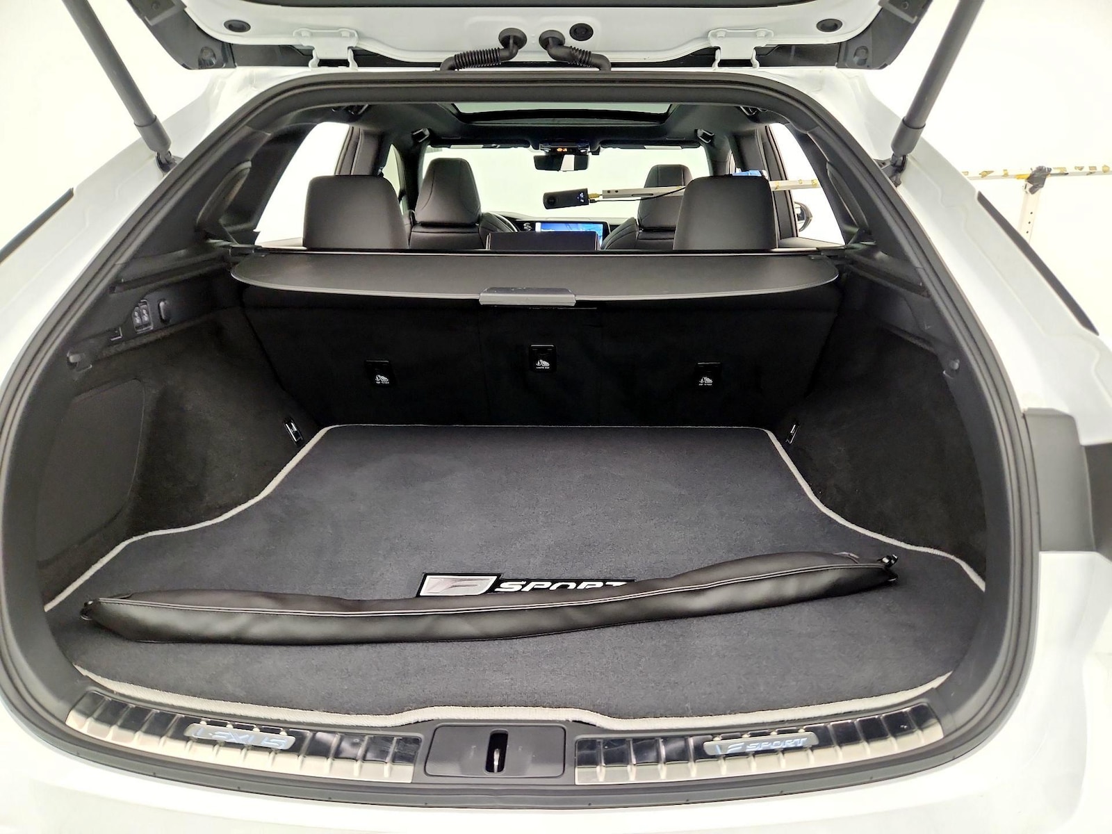 2024 Lexus RX Hybrid 500h - Photo 23