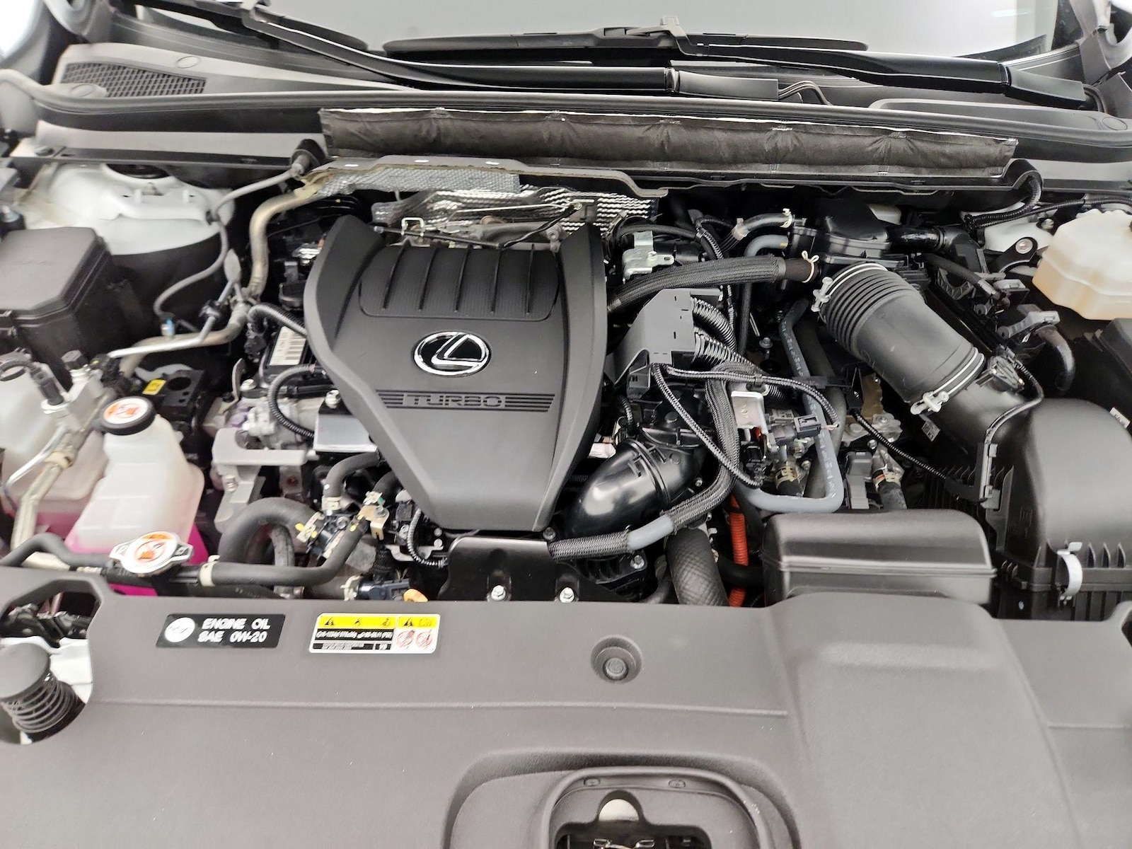 2024 Lexus RX Hybrid 500h - Photo 24