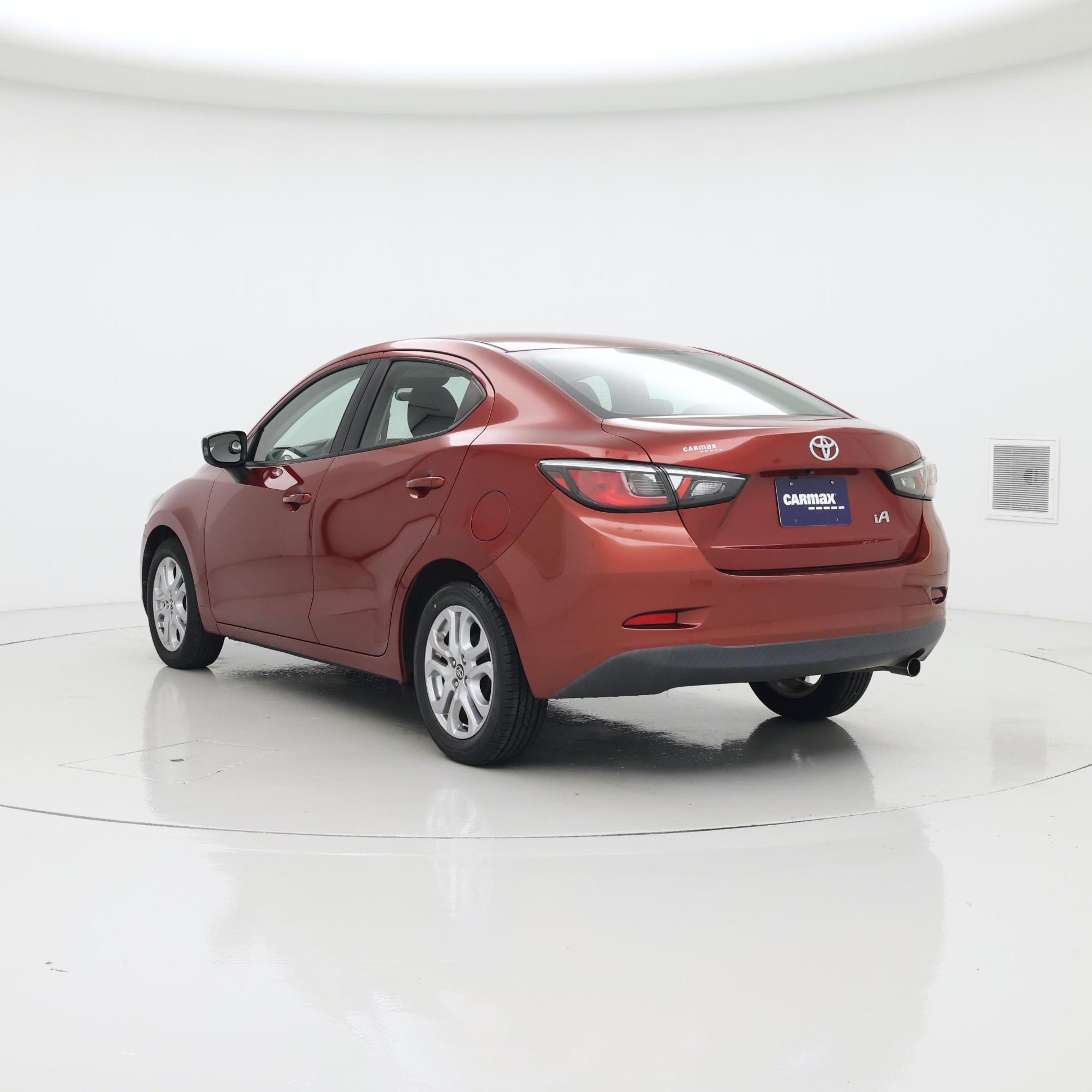 Thumbnail: 2017 Toyota Yaris iA - 2