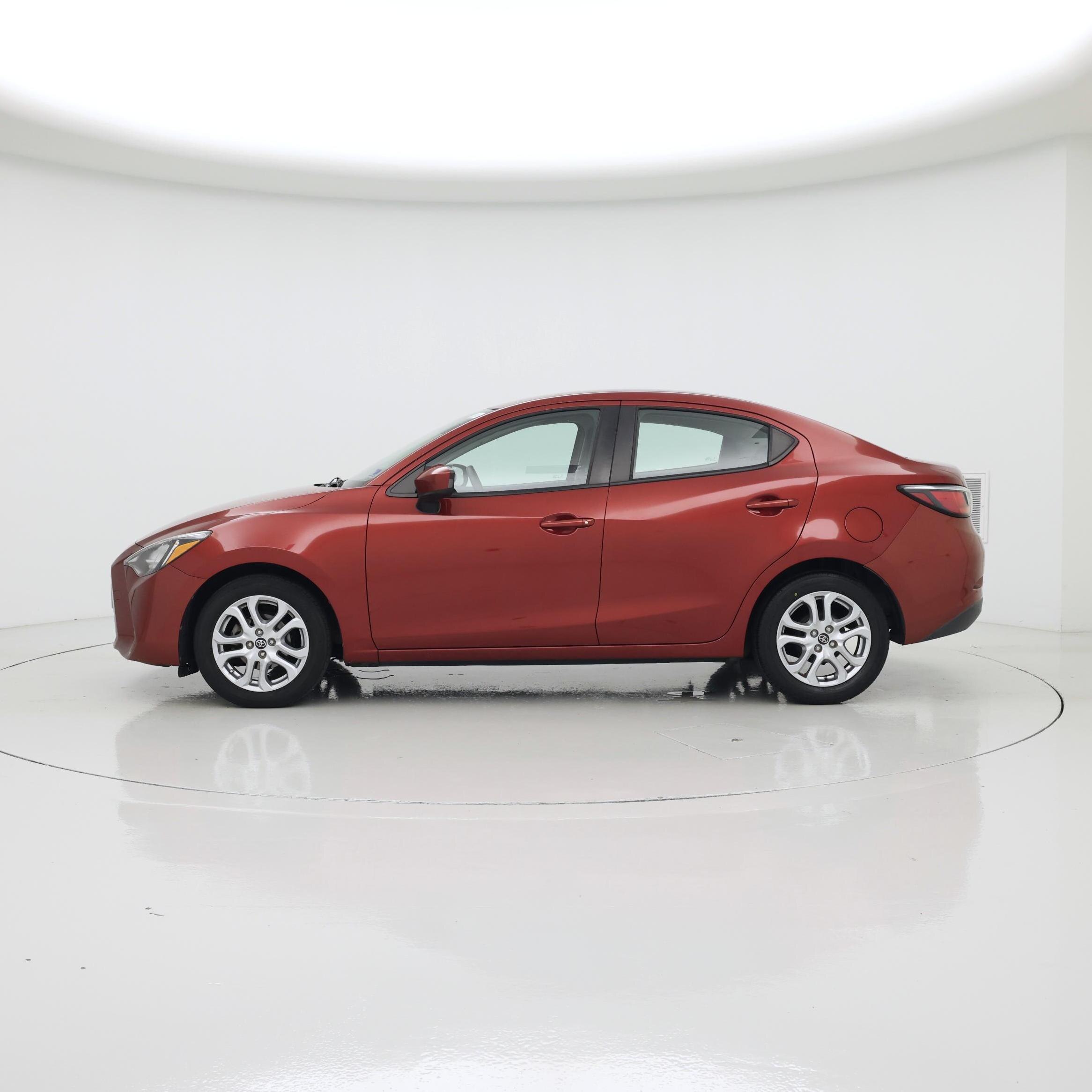 Thumbnail: 2017 Toyota Yaris iA - 3