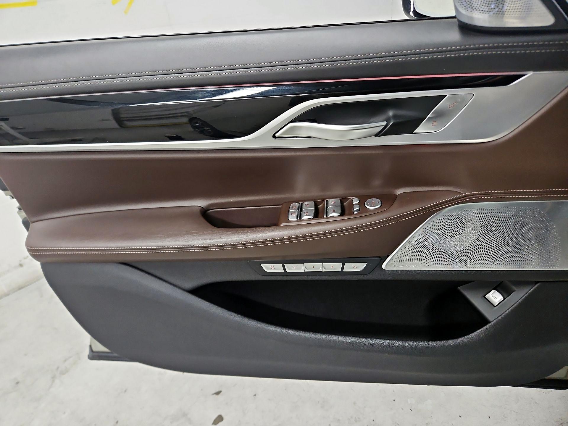 Thumbnail: 2018 BMW 7 Series - 12