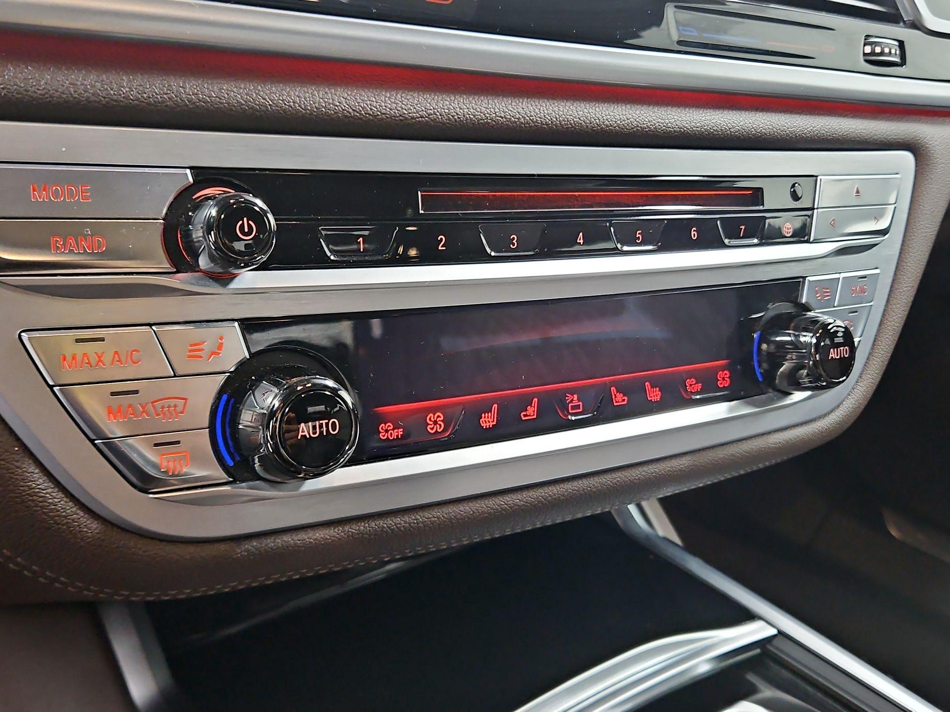 Thumbnail: 2018 BMW 7 Series - 17