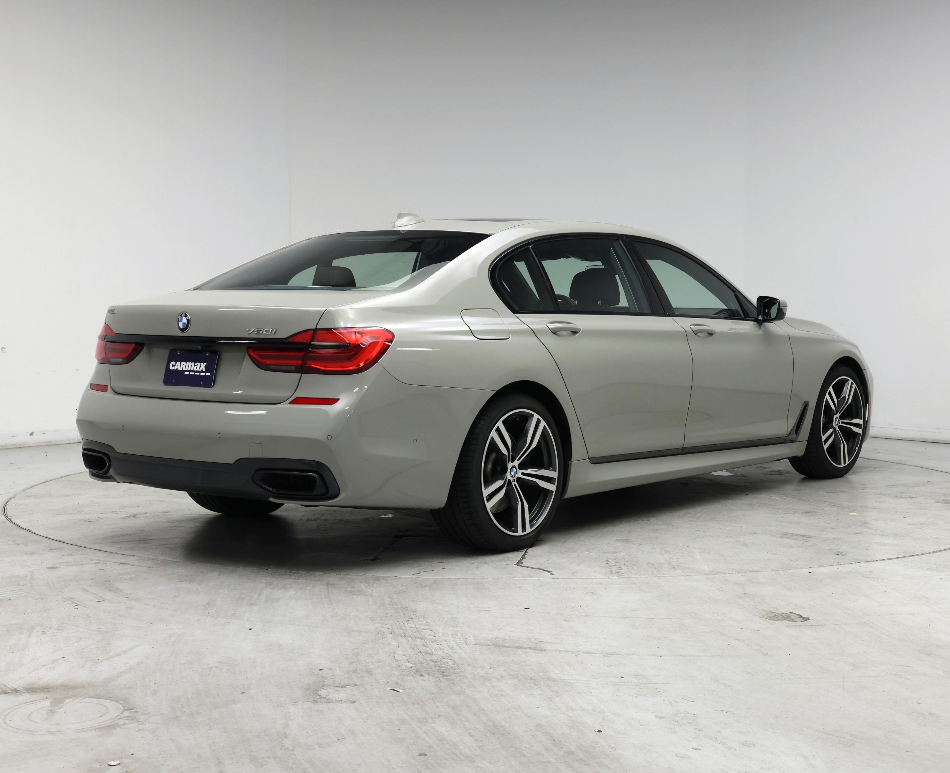 Thumbnail: 2018 BMW 7 Series - 8