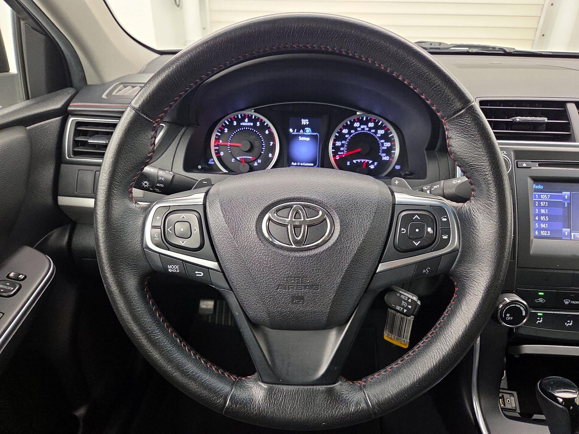 Thumbnail: 2015 Toyota Camry - 10
