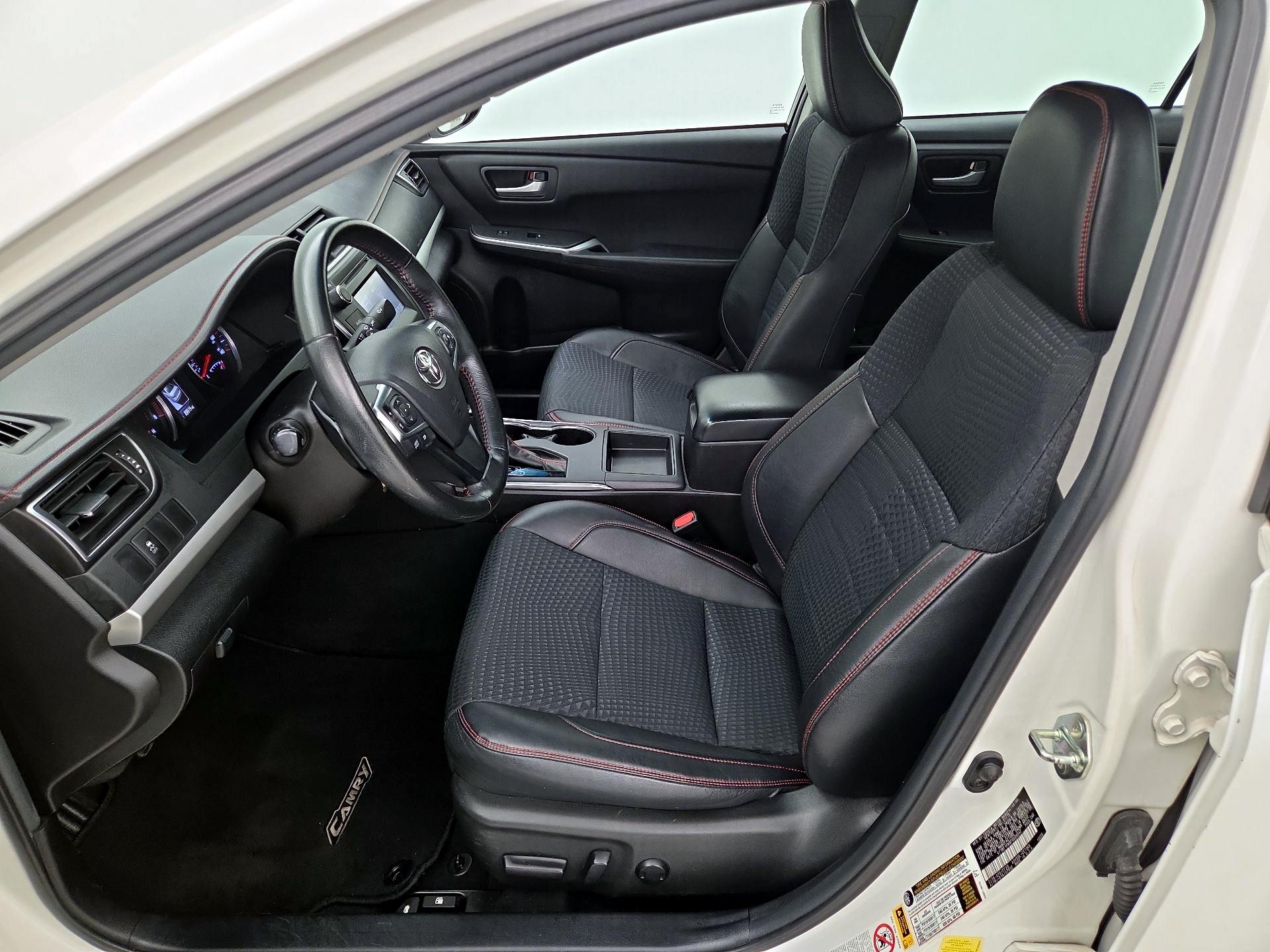 Thumbnail: 2015 Toyota Camry - 11