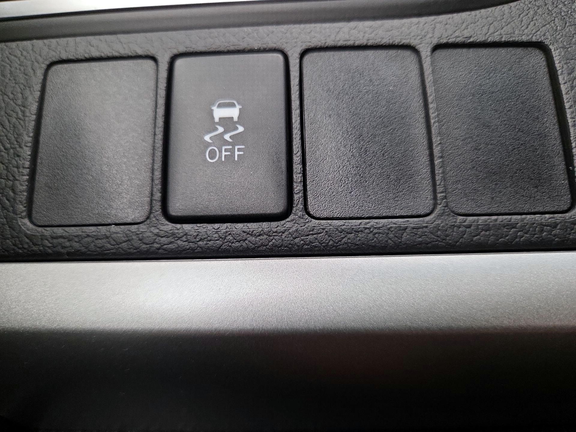 Thumbnail: 2015 Toyota Camry - 13