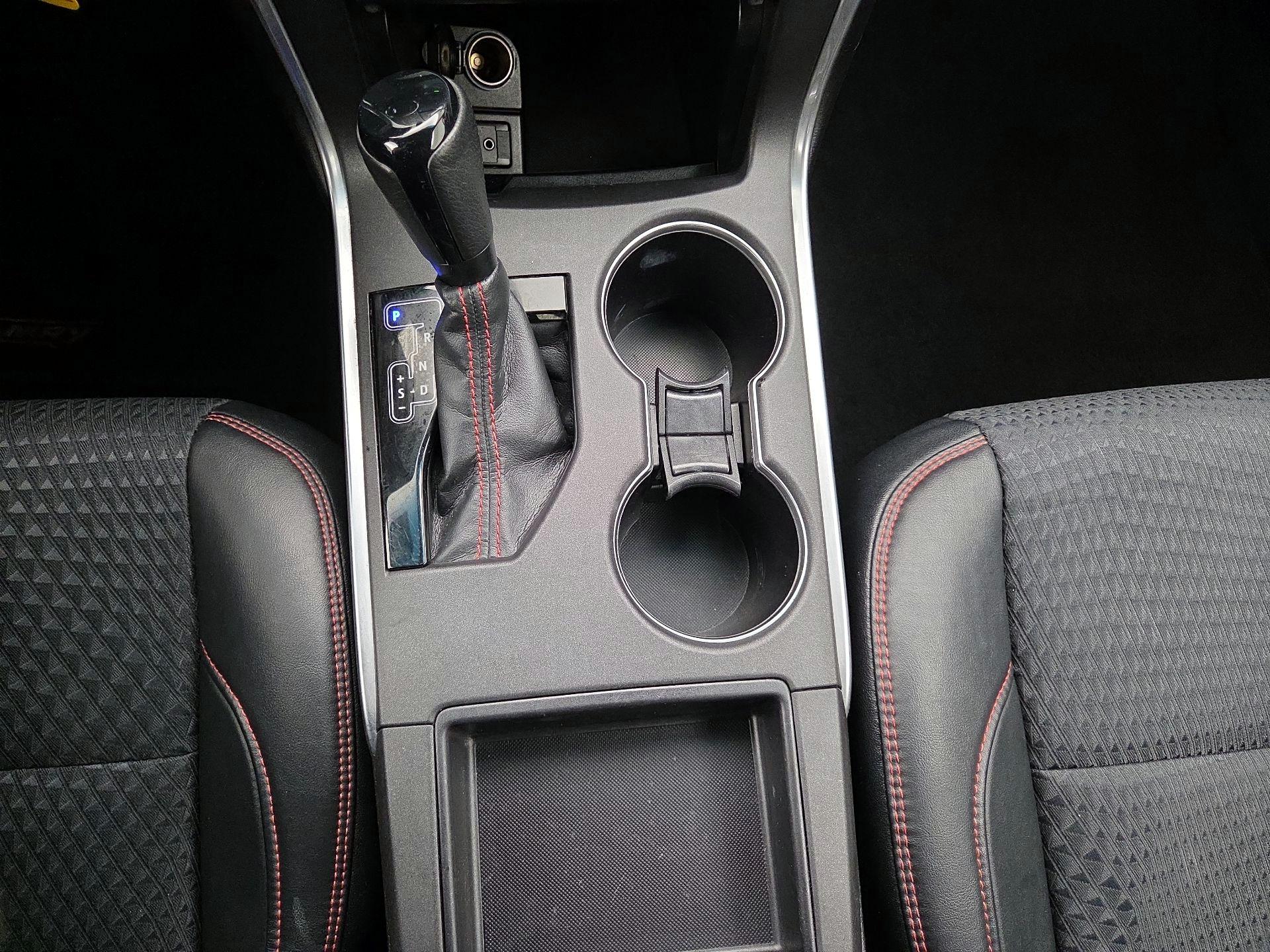 Thumbnail: 2015 Toyota Camry - 17
