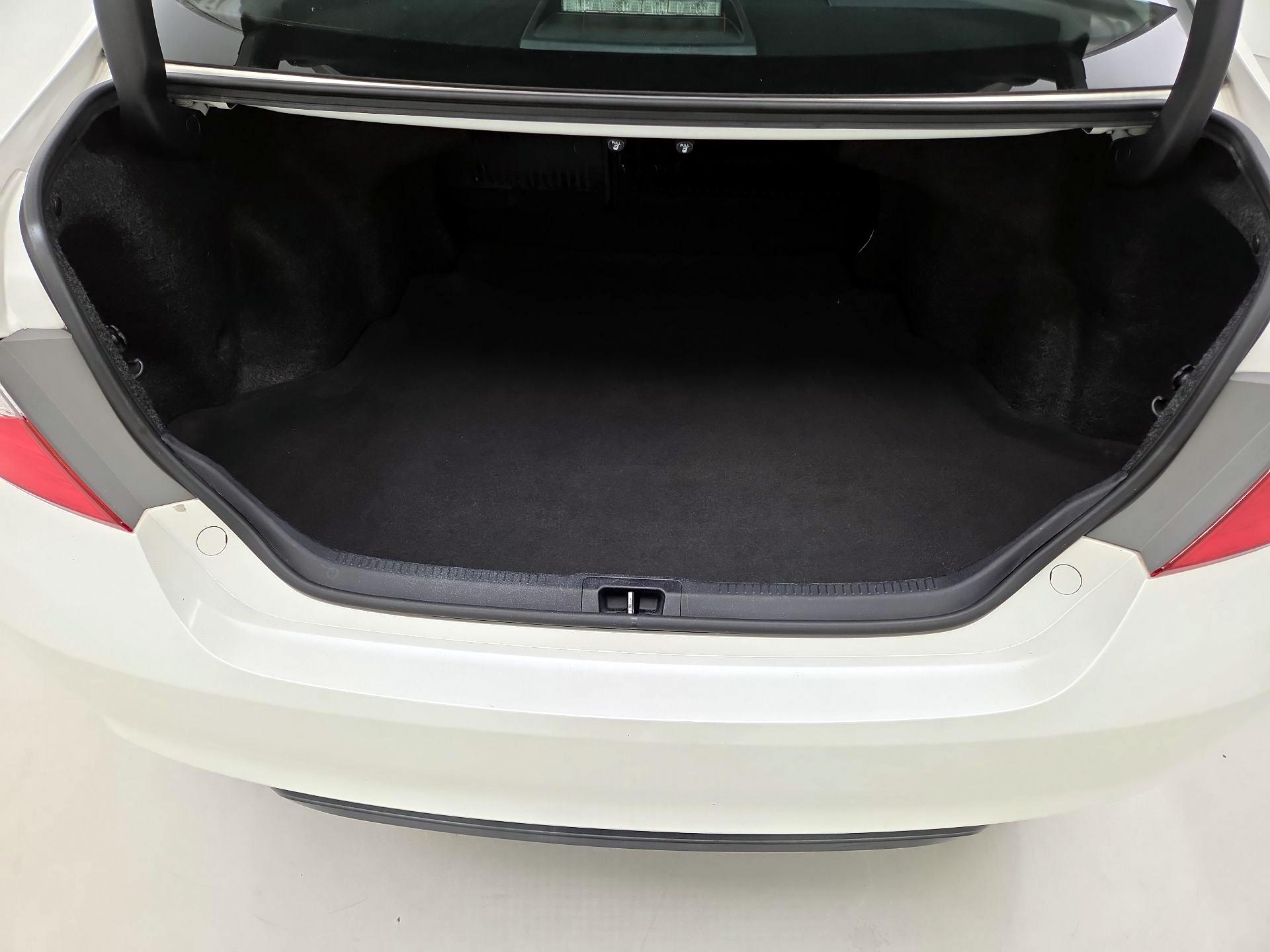 Thumbnail: 2015 Toyota Camry - 20
