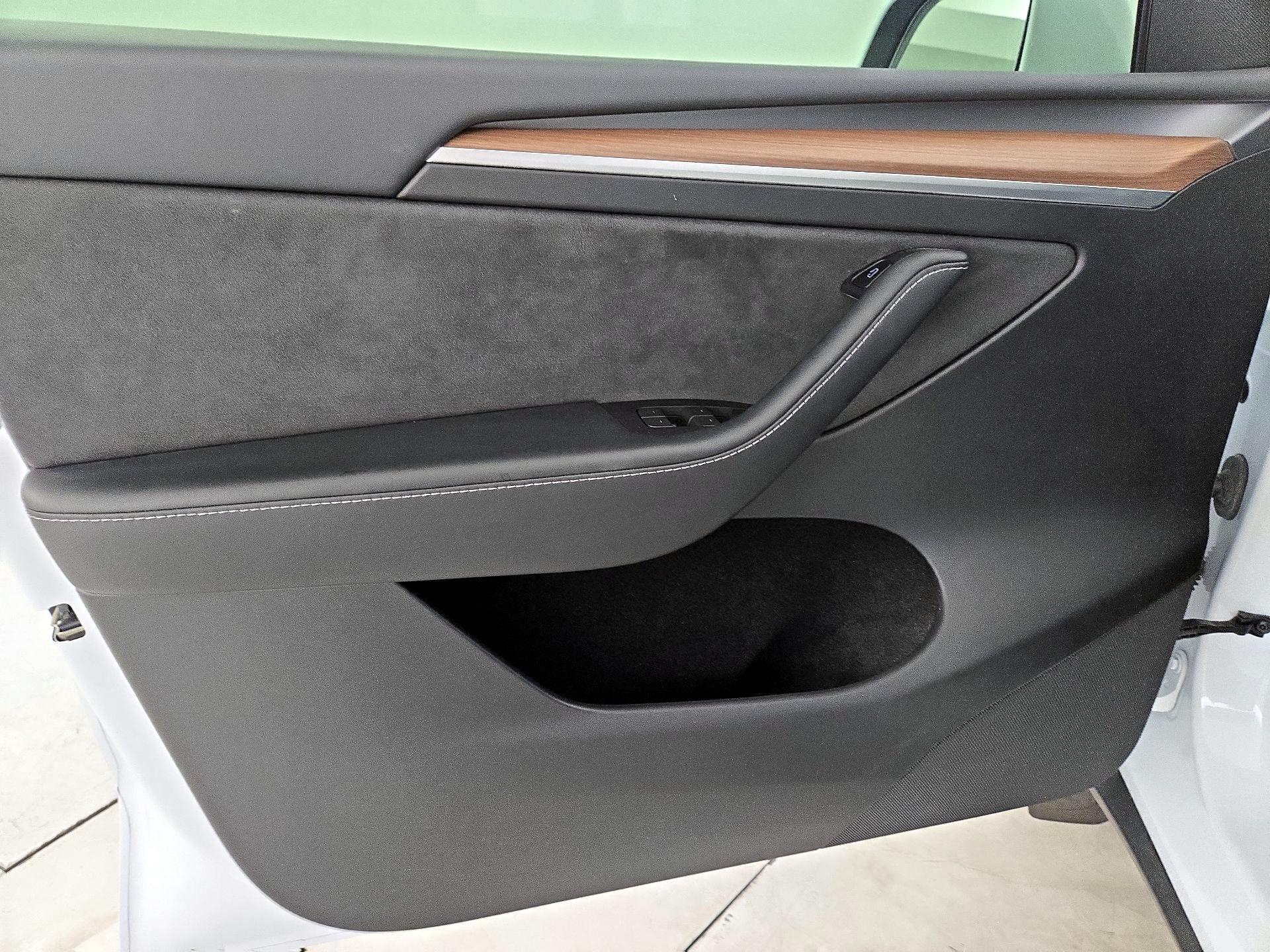 Thumbnail: 2023 Tesla Model Y - 12