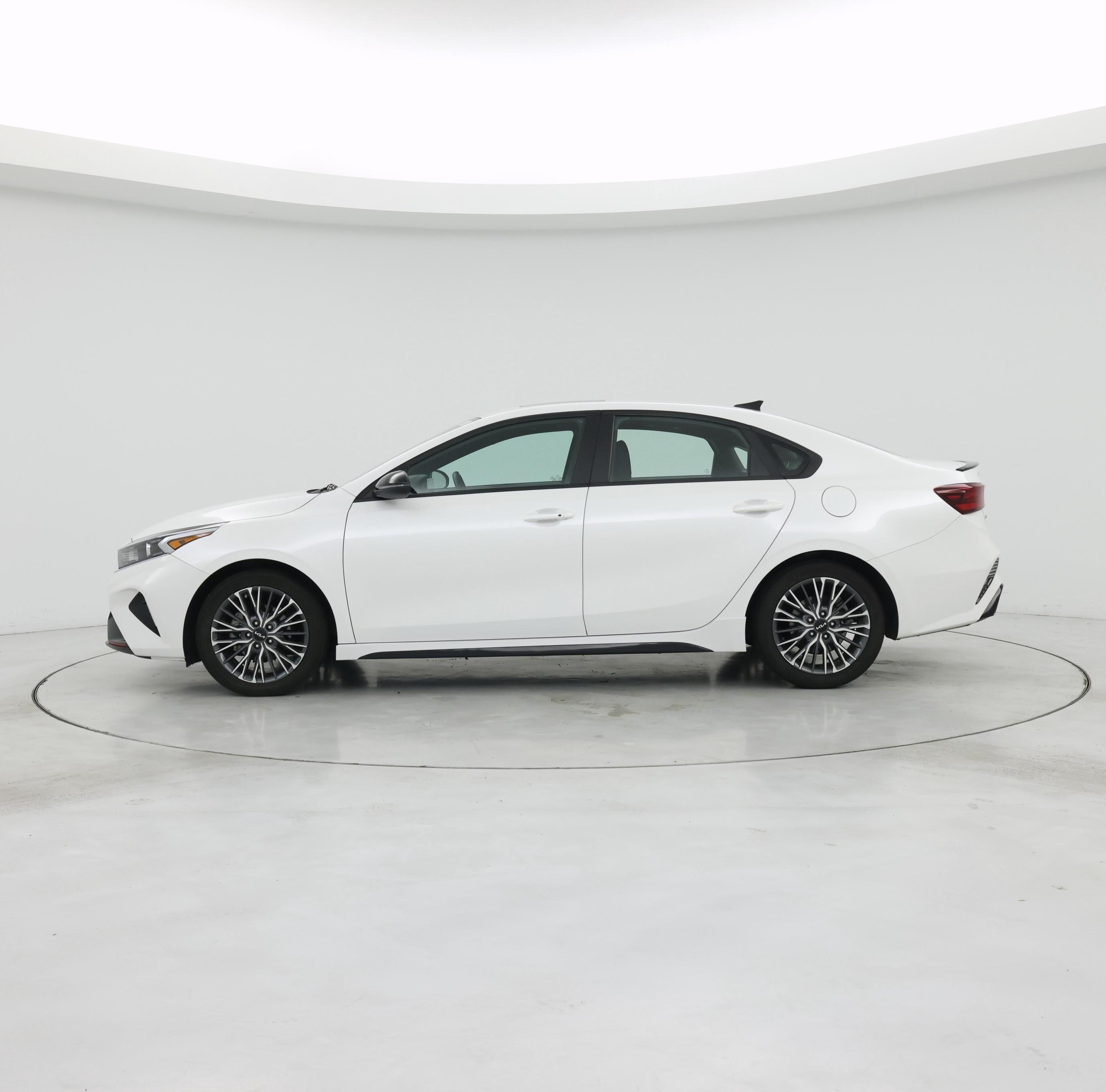 Thumbnail: 2023 Kia Forte - 3