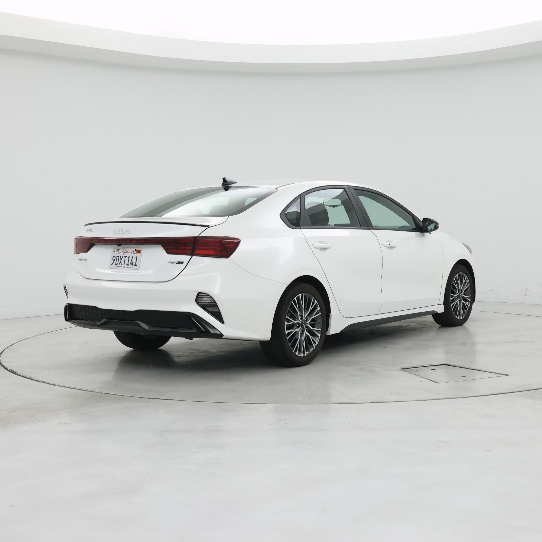 Thumbnail: 2023 Kia Forte - 8