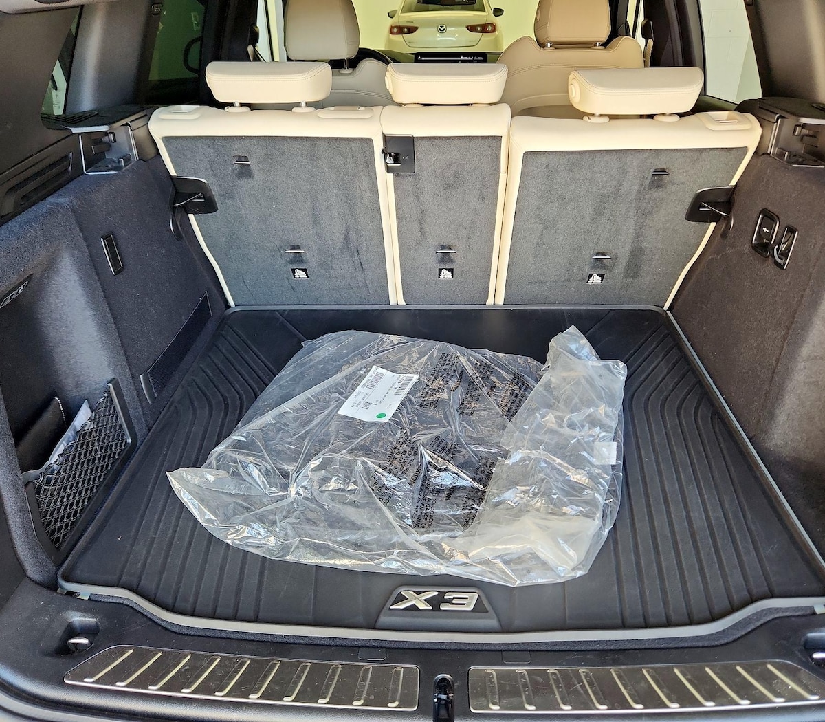 Trunk/Cargo (Seats Up)