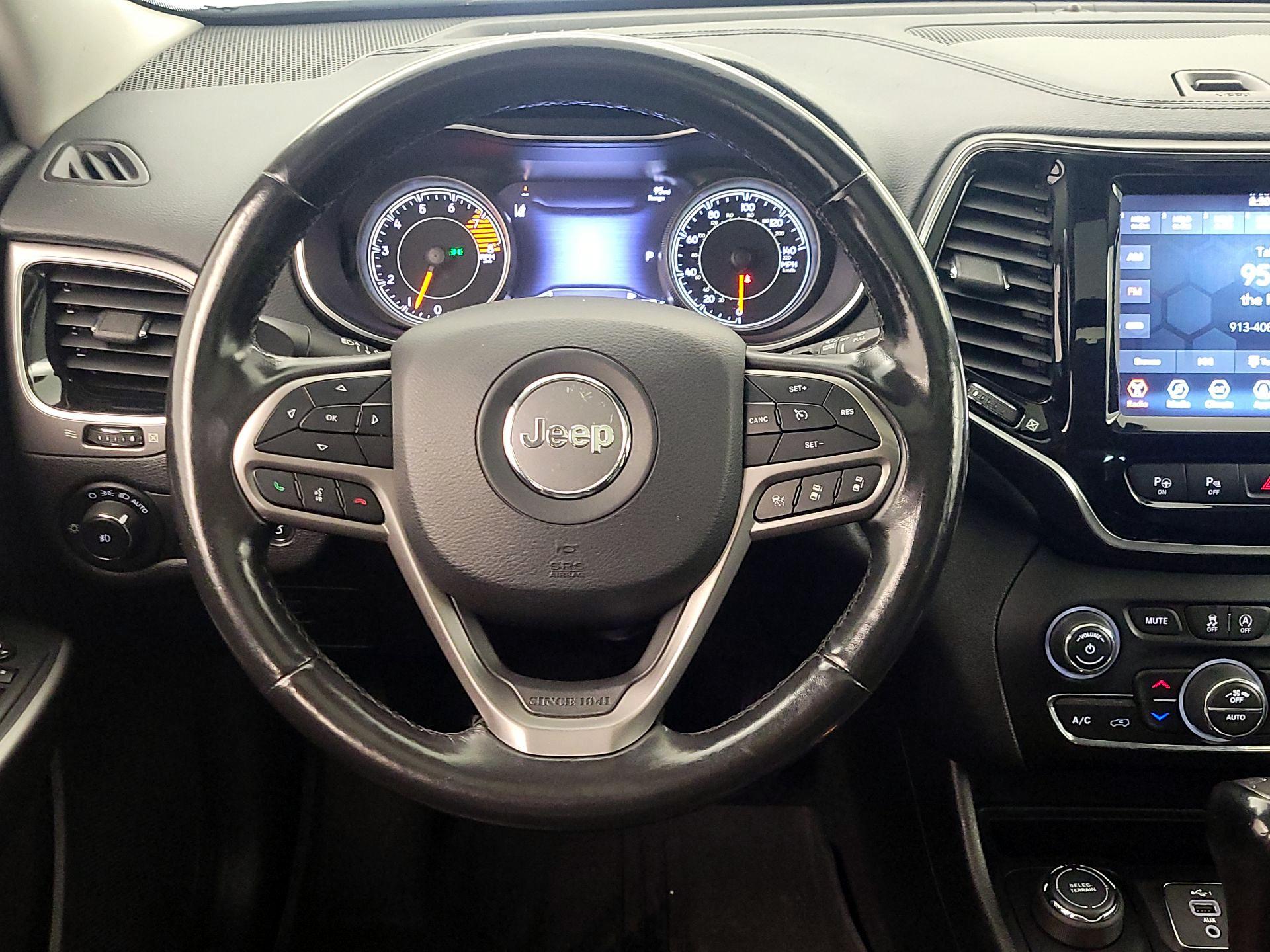 Thumbnail: 2021 Jeep Cherokee - 10