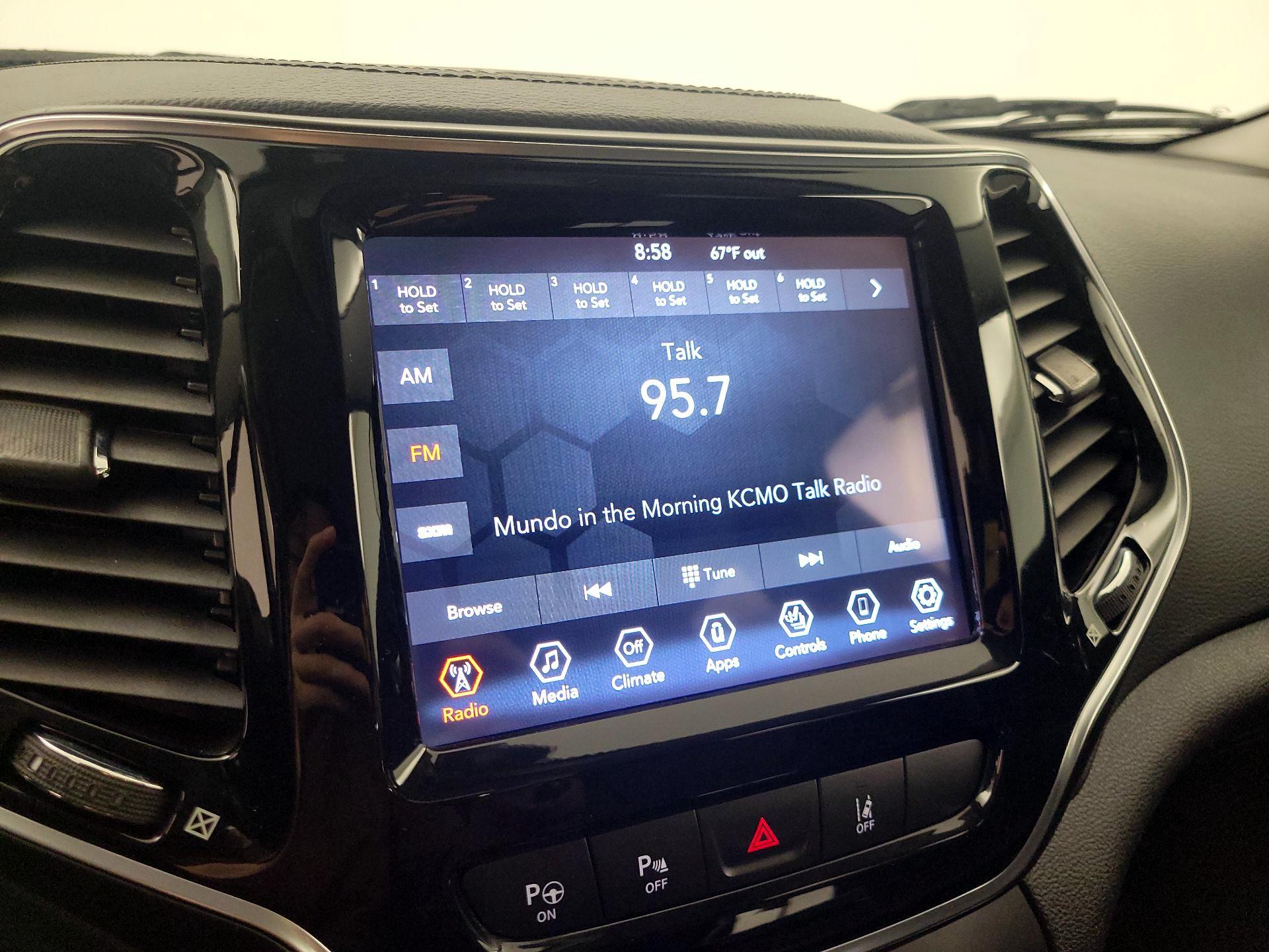 Thumbnail: 2021 Jeep Cherokee - 15